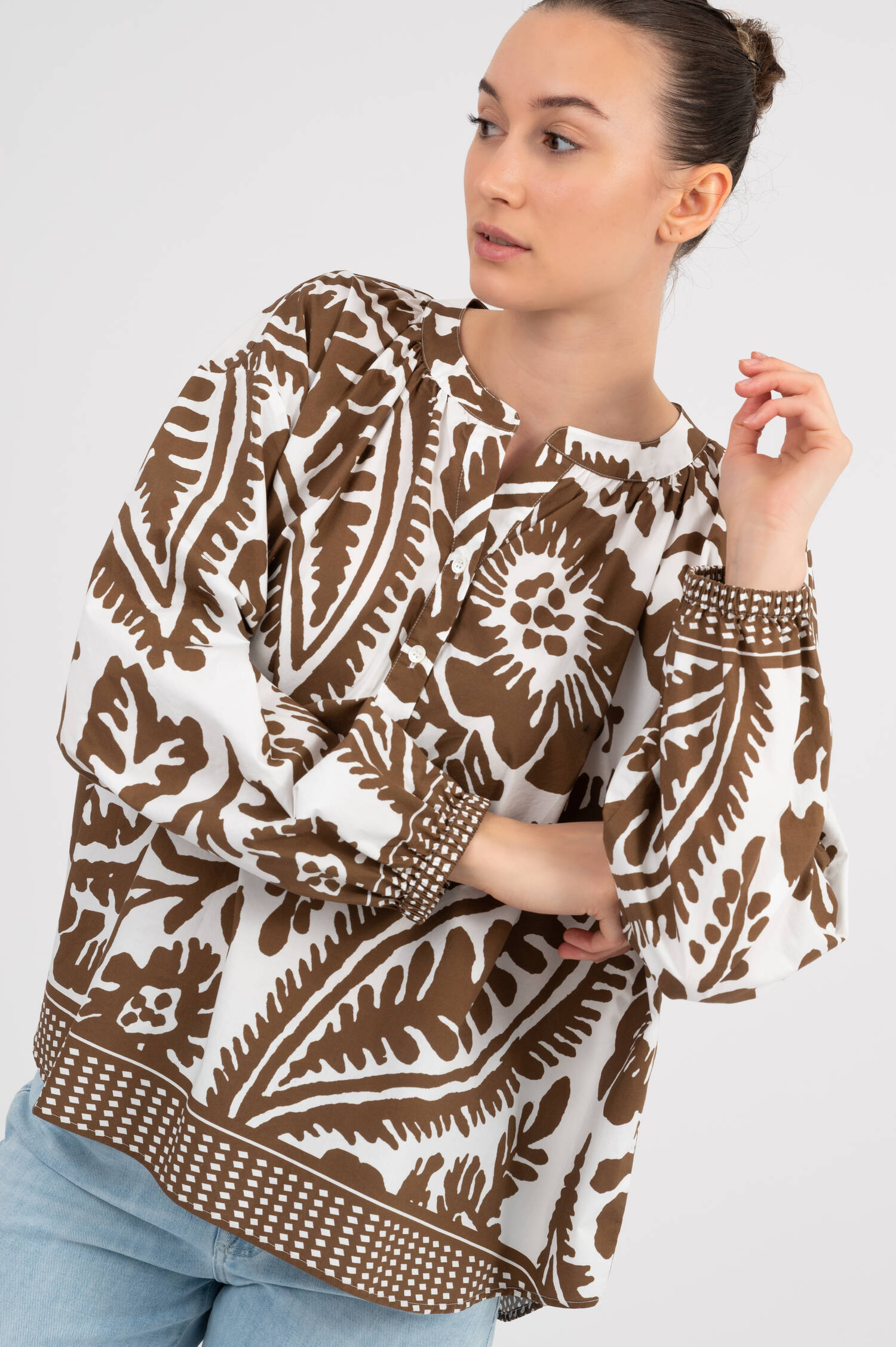 Bluse mit Print in Braun/Weiß