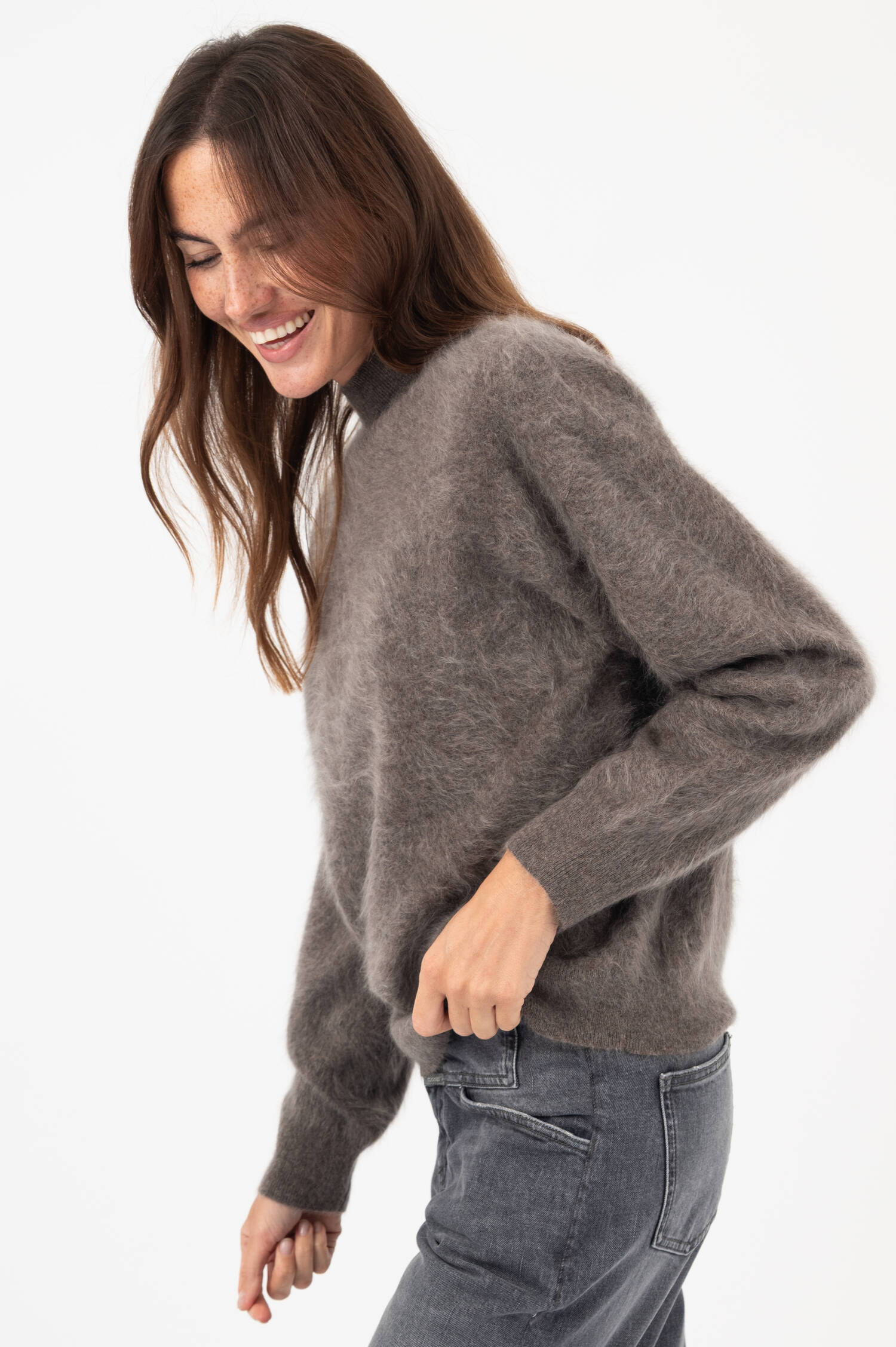 Hairy-Cashmere-Stehkragen-Pullover in Grau Hairy-Cashmere-Stehkragen-Pullover in Grau