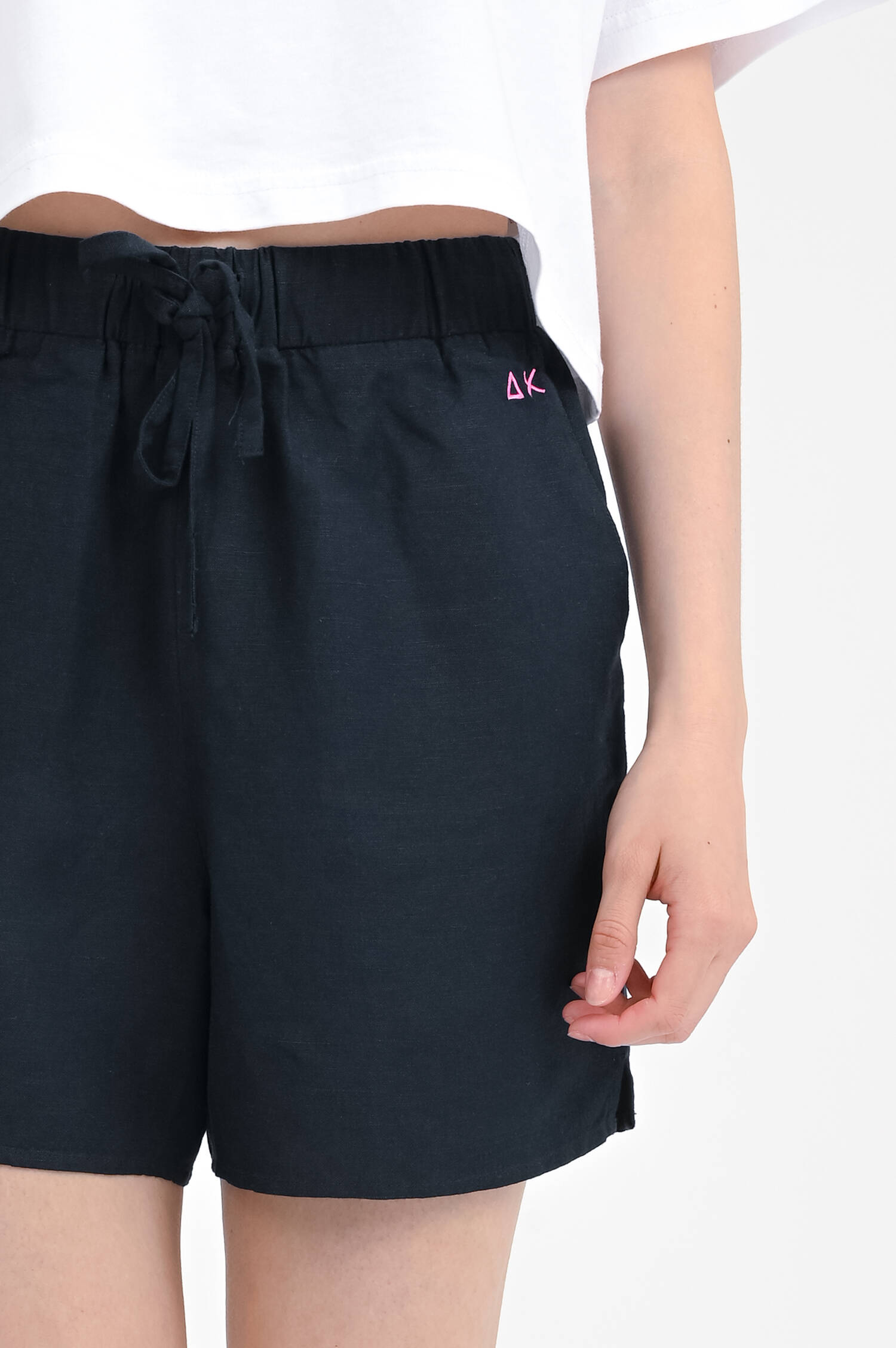 Shorts aus Leinen-Mix in Navy Shorts aus Leinen-Mix in Navy