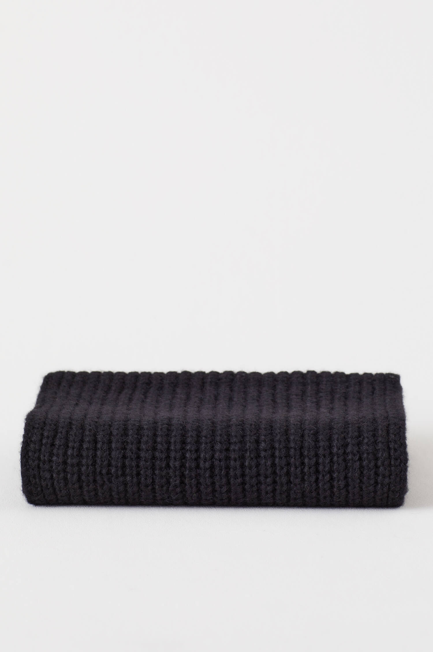 Strickschal aus Alpaka-Mix in Schwarz