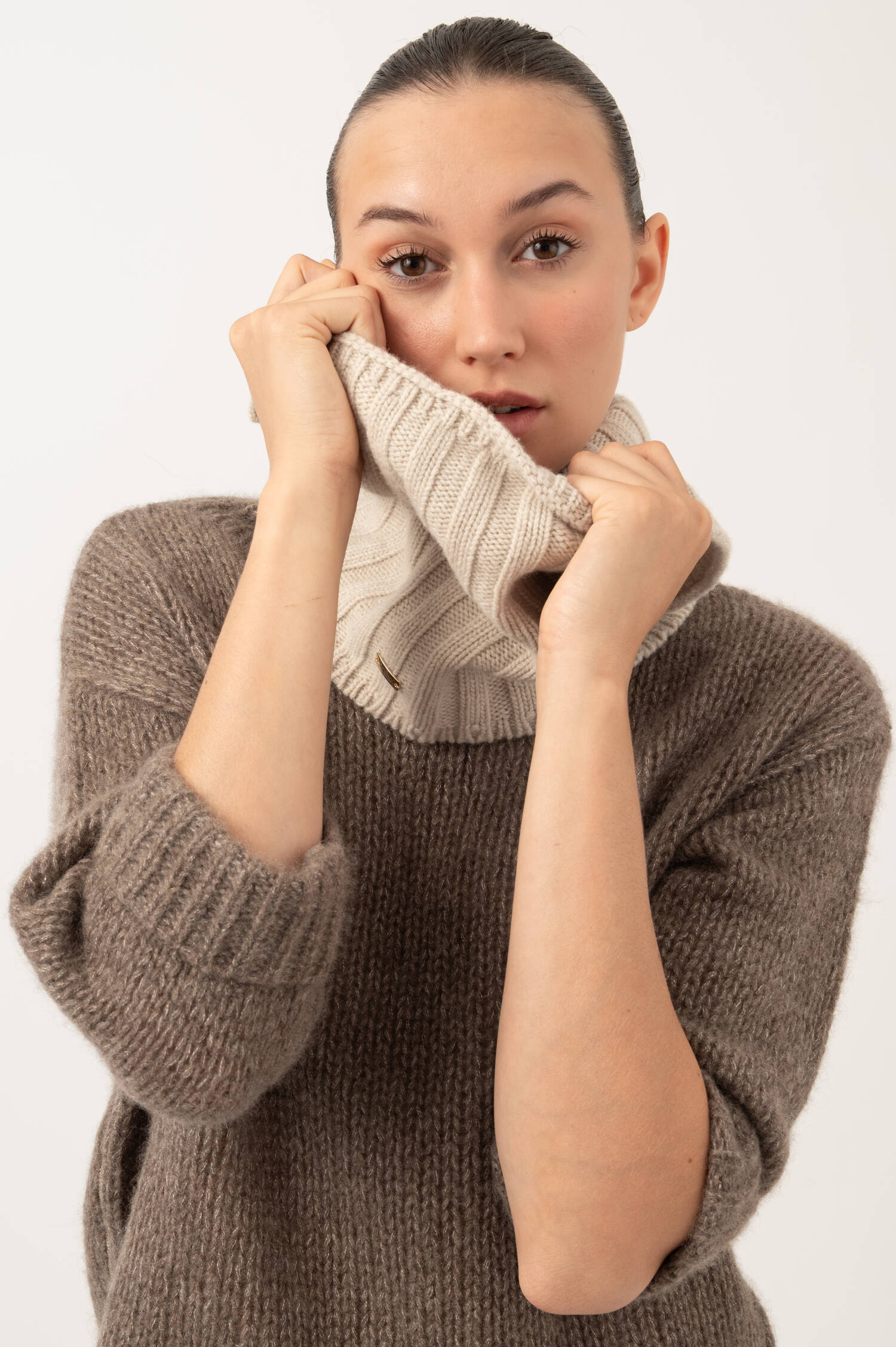 Woll-Strickkragen Schlauchschal in Beige