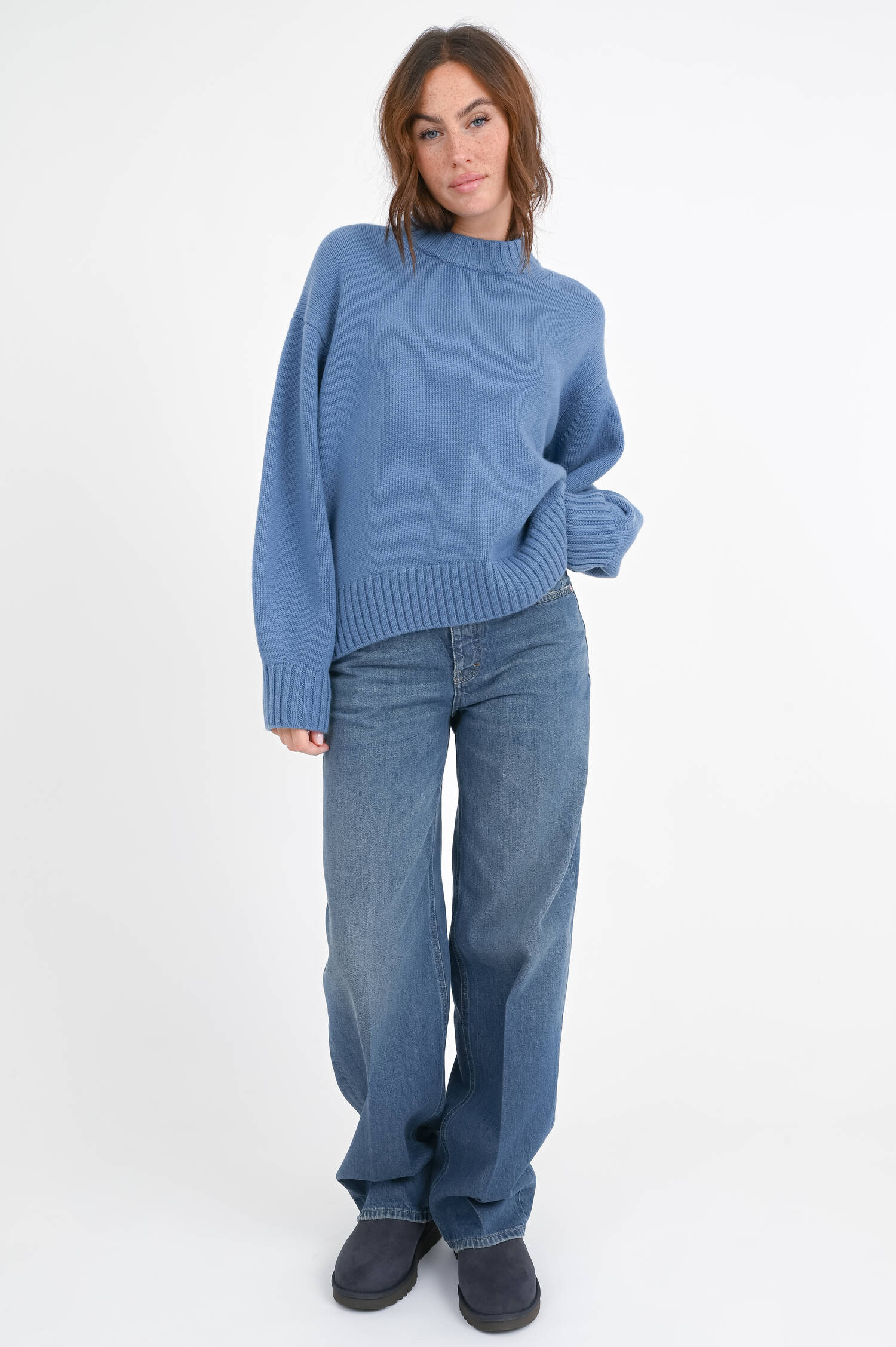 Jeans NIKKA in Mittelblau