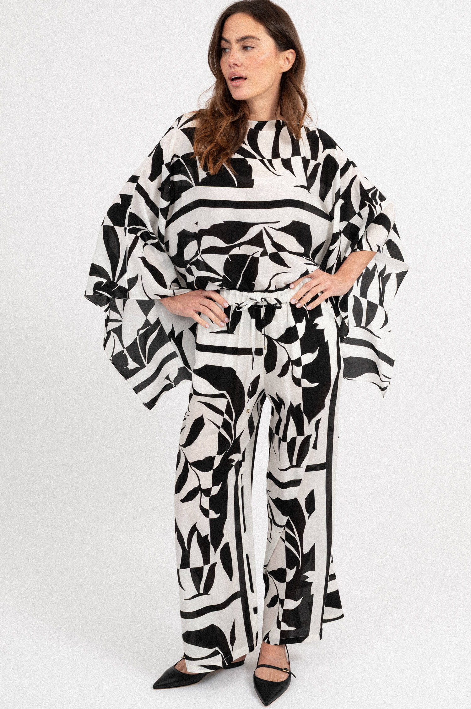 Culotte VOTO aus Seide in Schwarz/Weiß