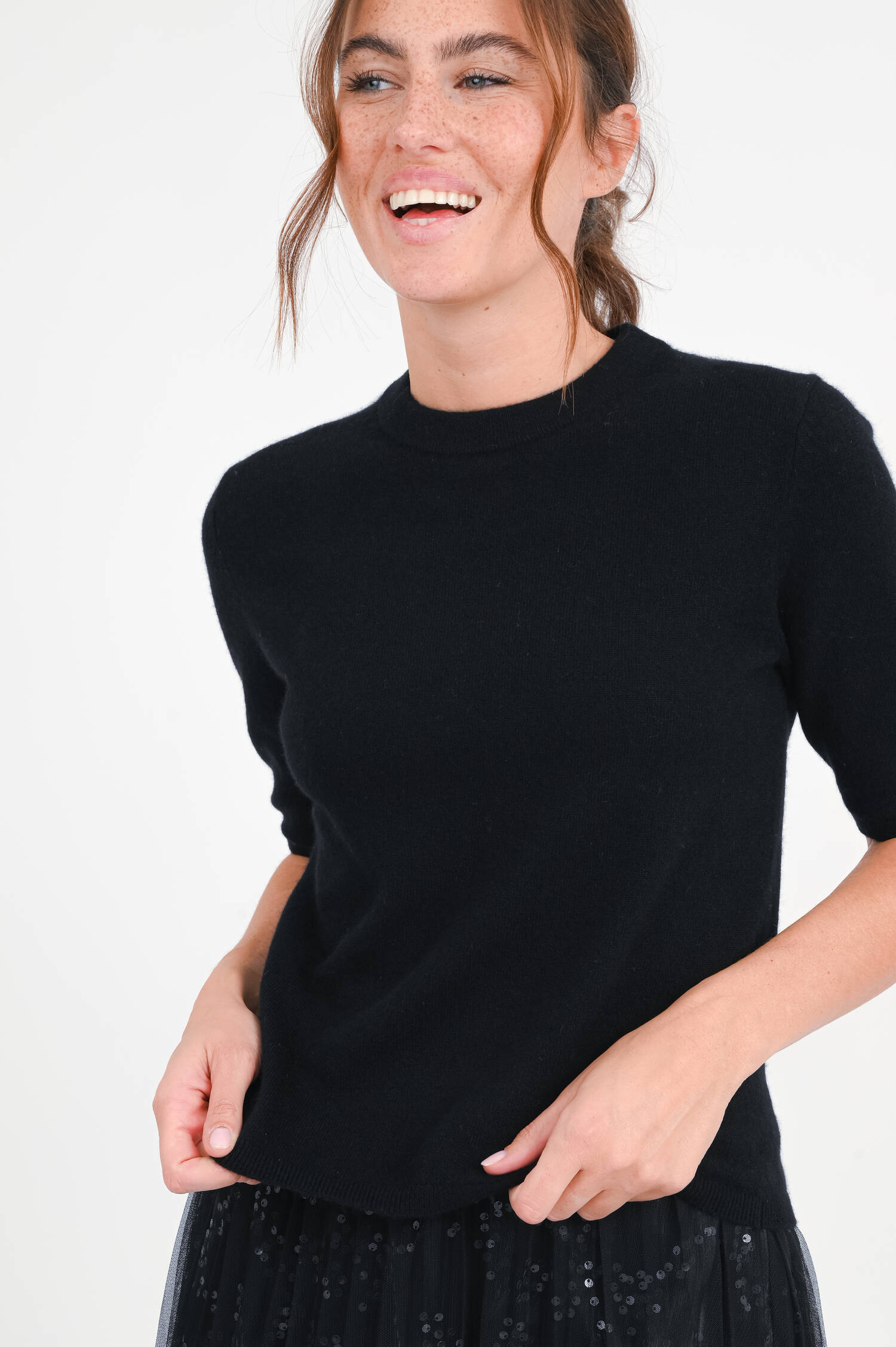 Kurzarm-Cashmere-Pullover in Schwarz