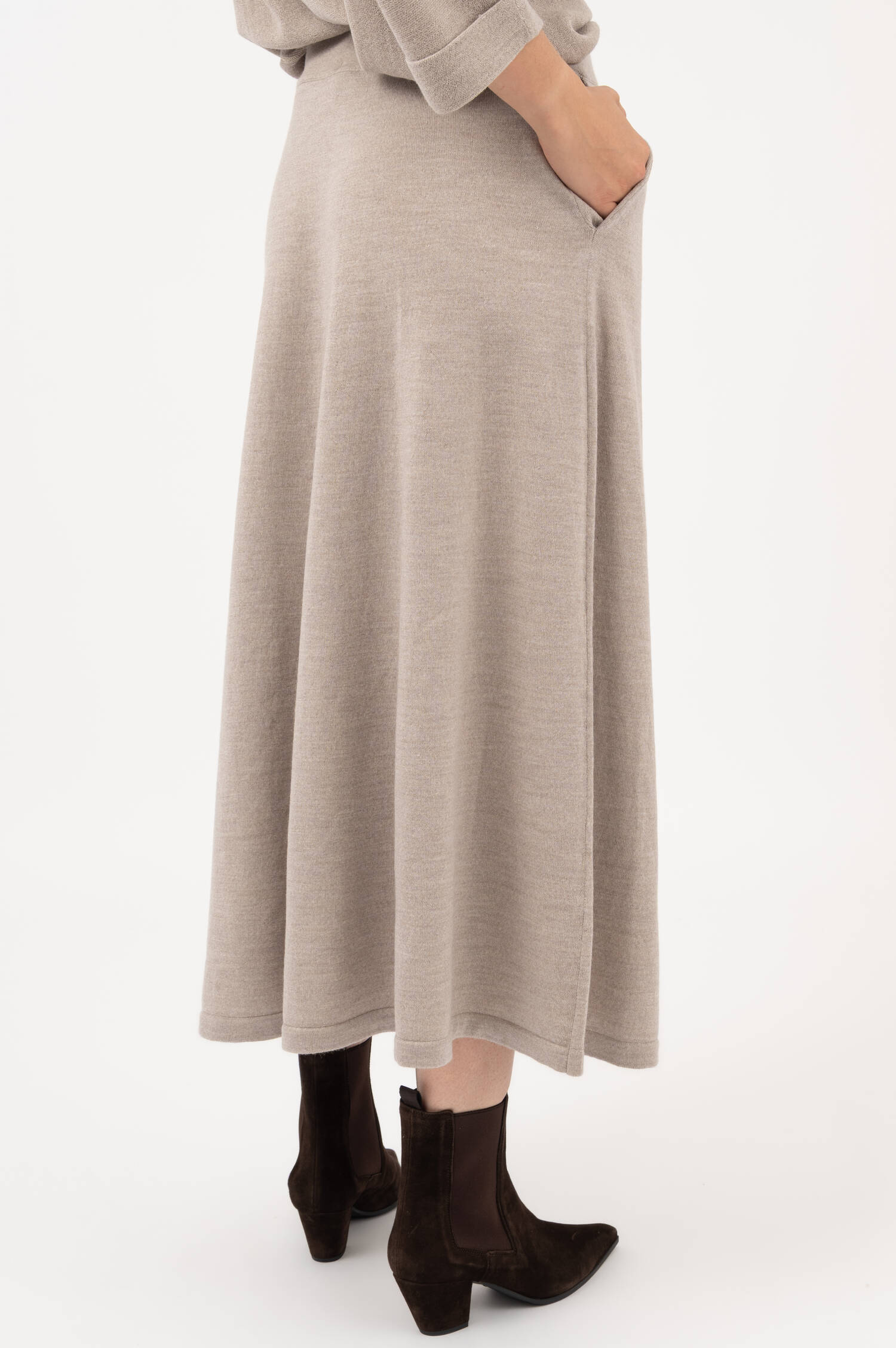 Midi-Rock aus Merinowolle in Beige Midi-Rock aus Merinowolle in Beige
