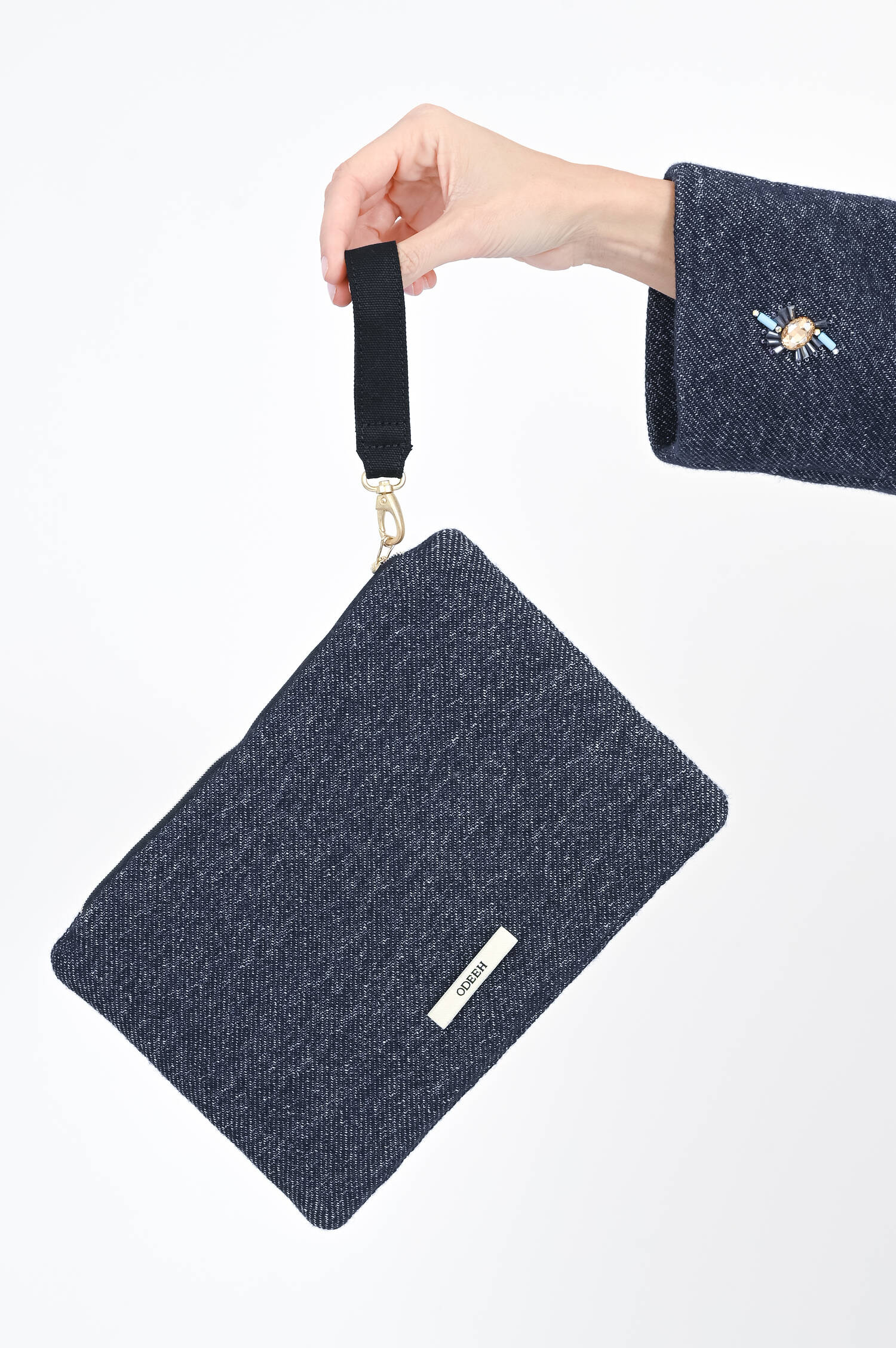 Clutch mit Strass-Details in Denim Blue
