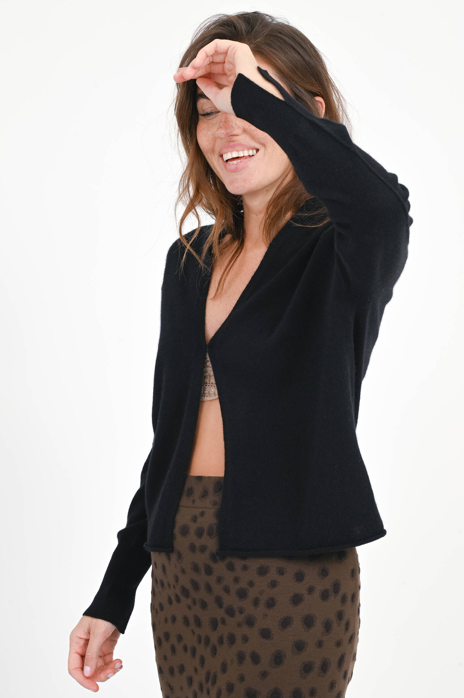 Cashmere-Strickjacke in Black Cashmere-Strickjacke in Black