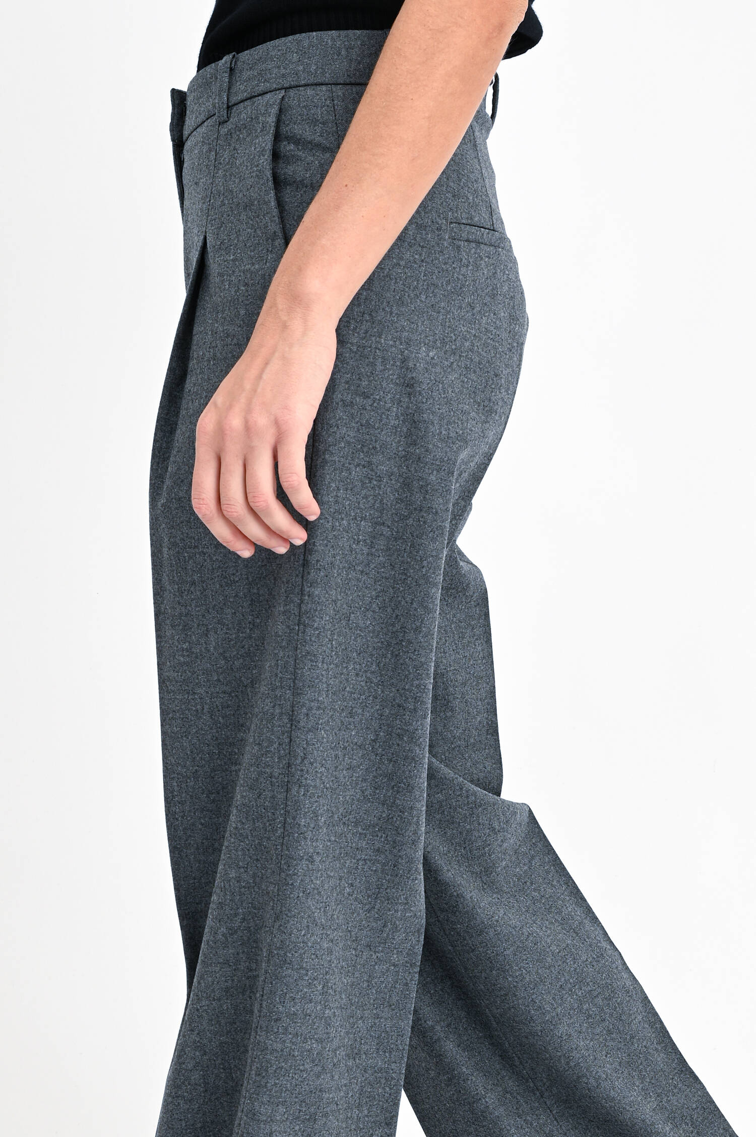 Loose Fit Hose MIRA aus Schurwolle in Grau meliert Loose Fit Hose MIRA aus Schurwolle in Grau meliert