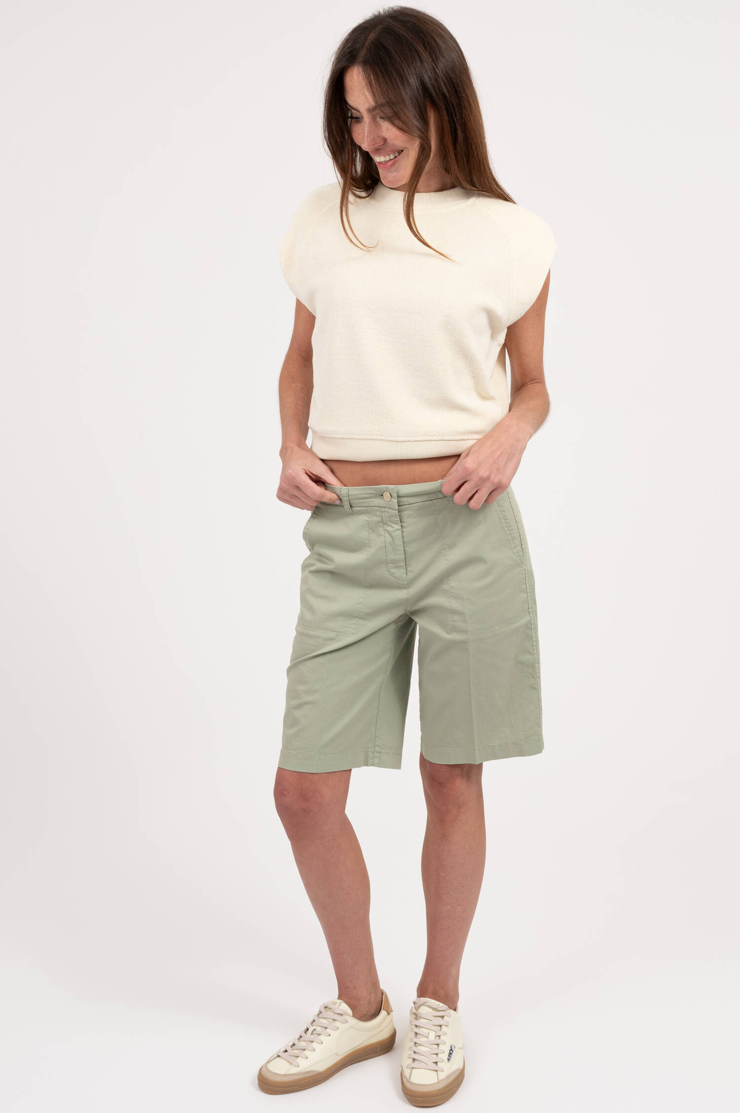 Bermuda Short STELLA in Salbeigrün