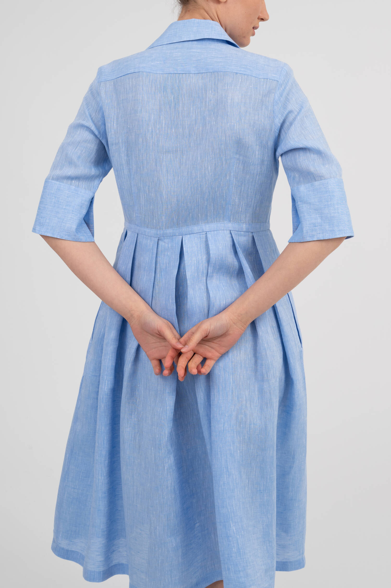 Leinenblusenkleid AISHA mit Bundfalten in Hellblau