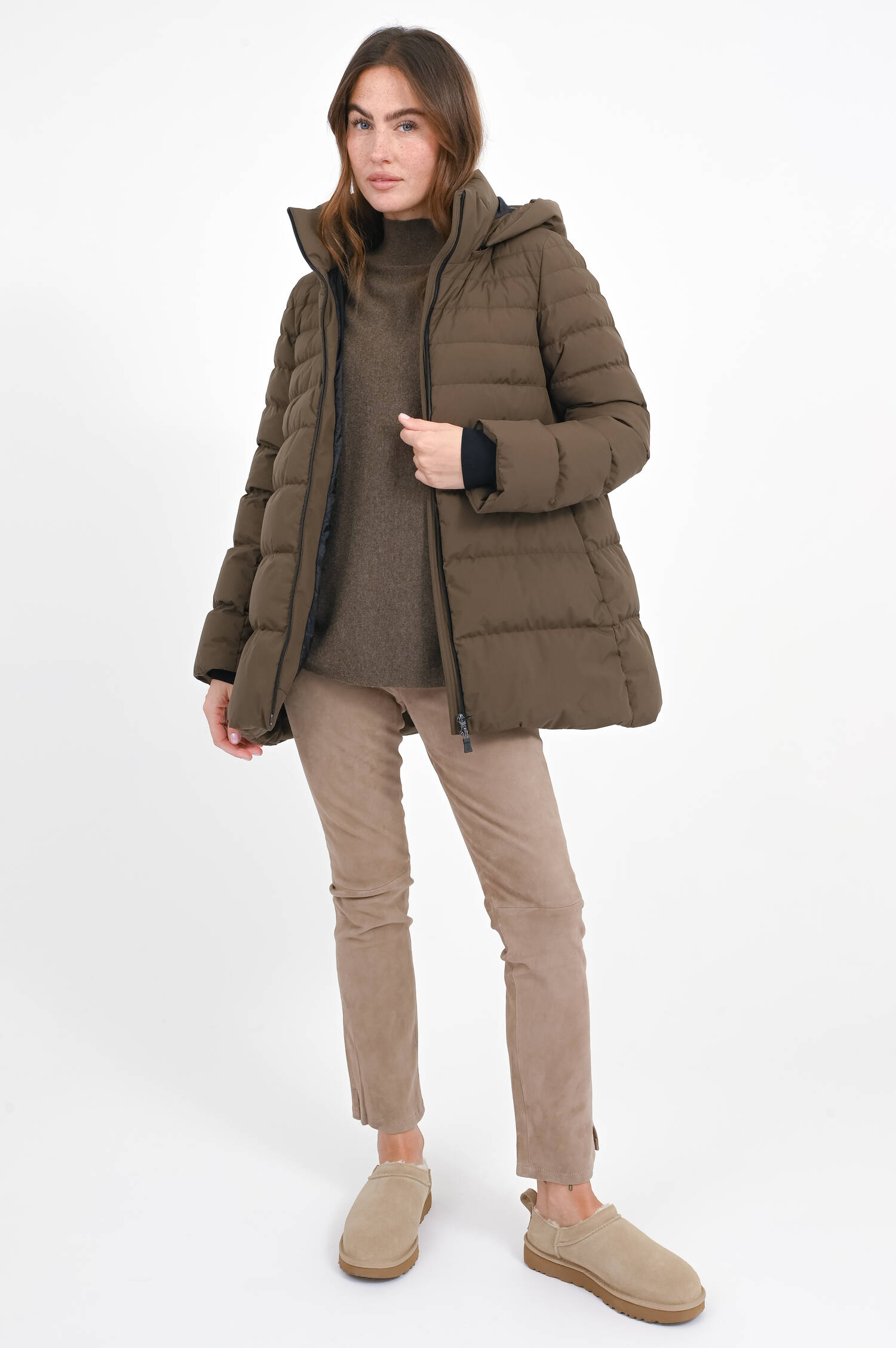 Daunen Kurzmantel mit Stepp-Optik in Schlamm Daunen Kurzmantel mit Stepp-Optik in Schlamm