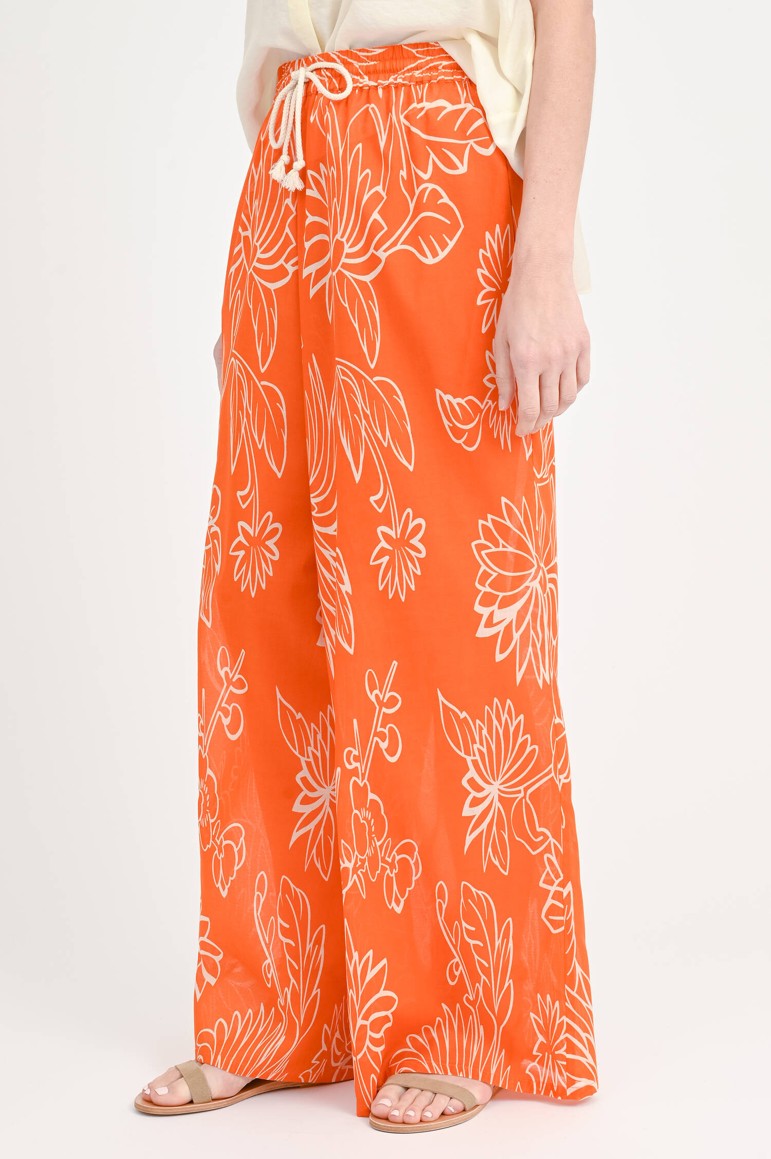 Baumwollhose mit Blumenmuster in Orange/Weiß