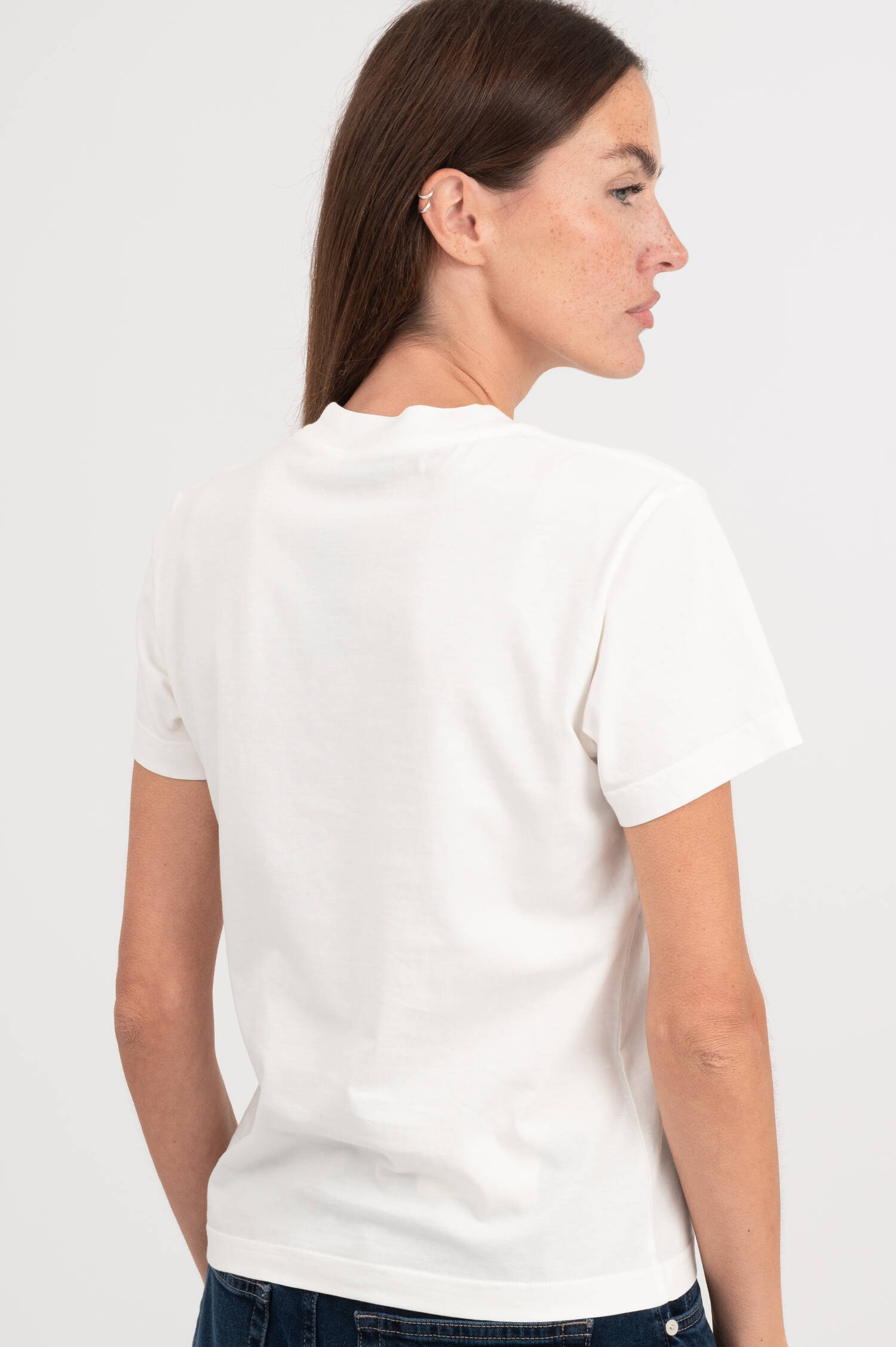 T-Shirt mit Logo-Stick in Weiß T-Shirt mit Logo-Stick in Weiß