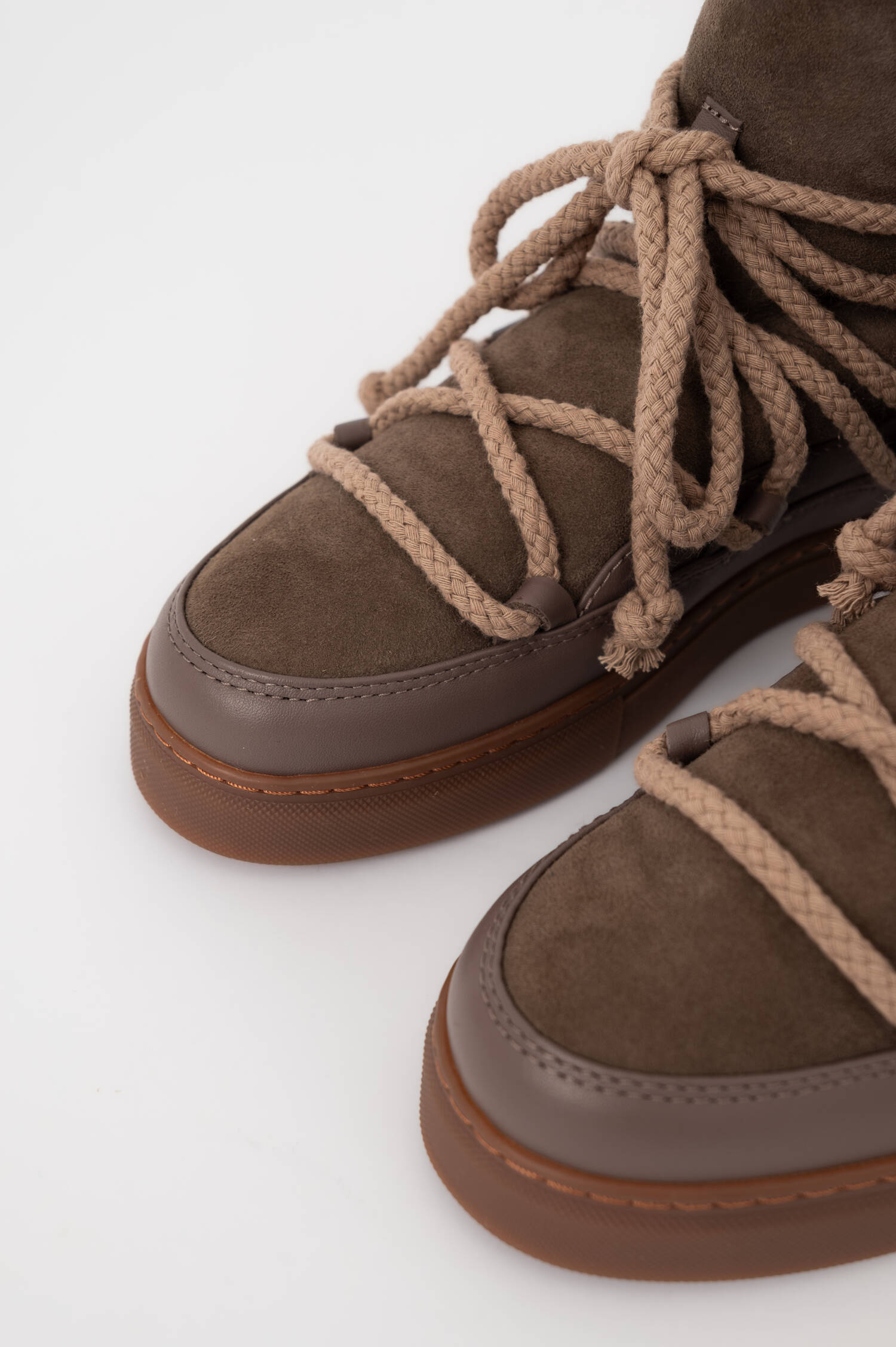 Lammfell-Schneeschuhe CLASSIC in Taupe Lammfell-Schneeschuhe CLASSIC in Taupe