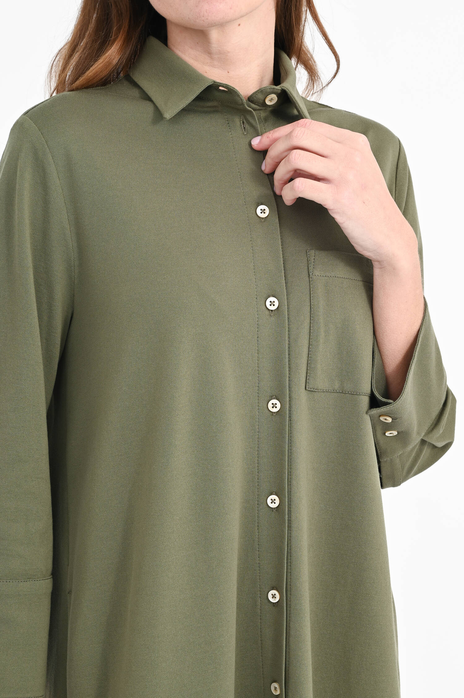 Polokleid mit aufgesetzter Tasche in Basil Polokleid mit aufgesetzter Tasche in Basil