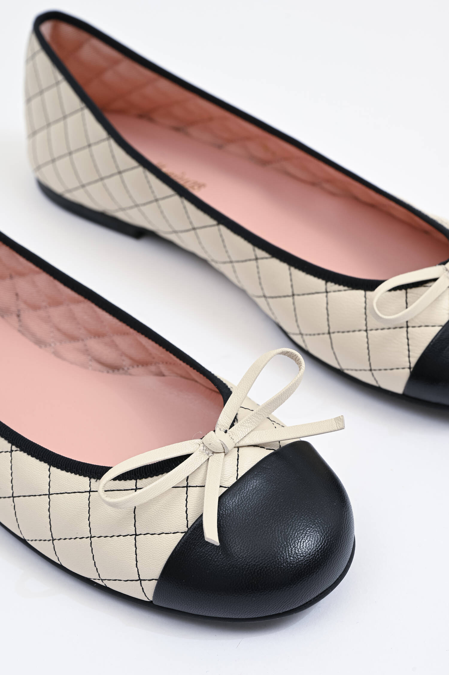  Gesteppte Ballerina in Creme/Schwarz