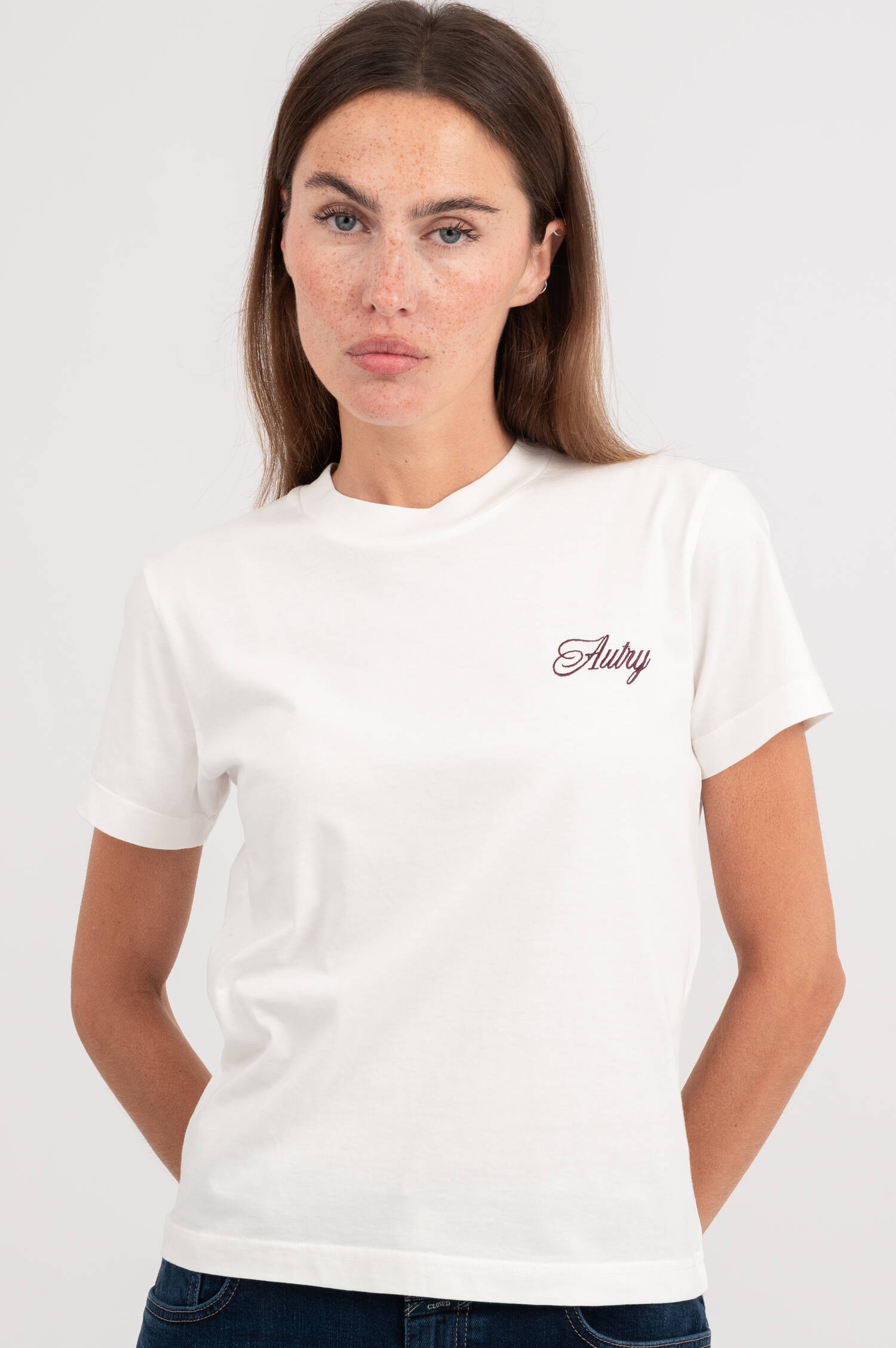 T-Shirt mit Logo-Stick in Weiß T-Shirt mit Logo-Stick in Weiß