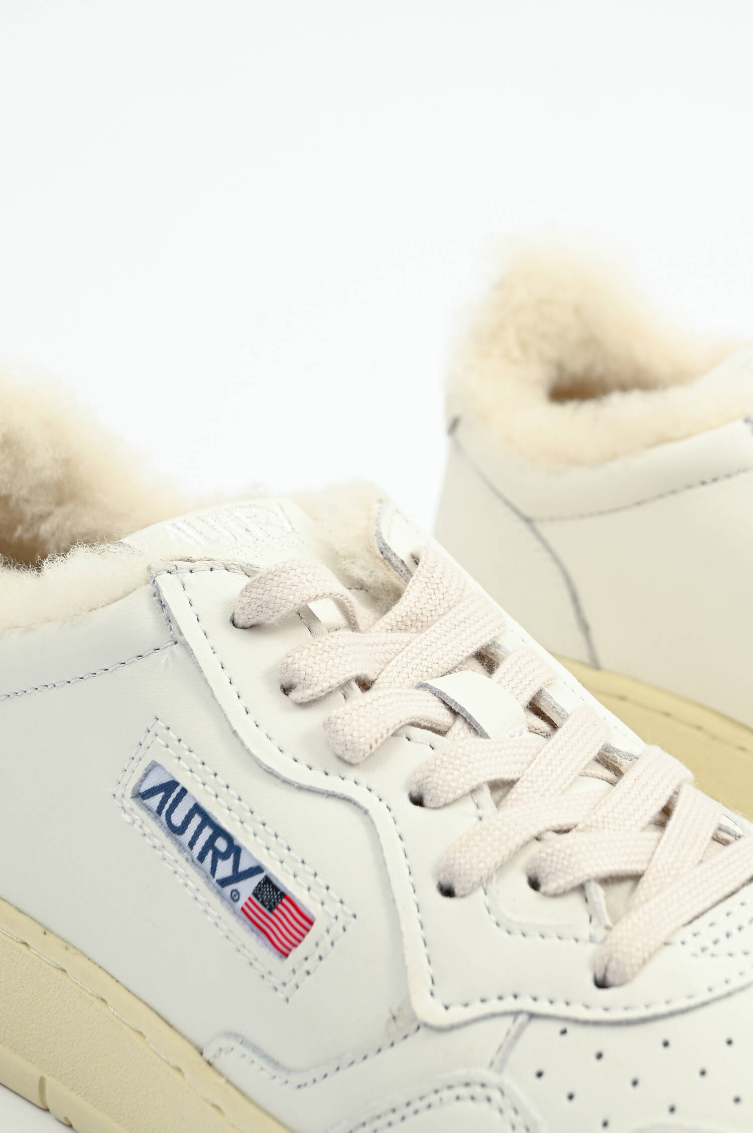 Shearling Sneaker MEDALIST LOW in Weiß Shearling Sneaker MEDALIST LOW in Weiß