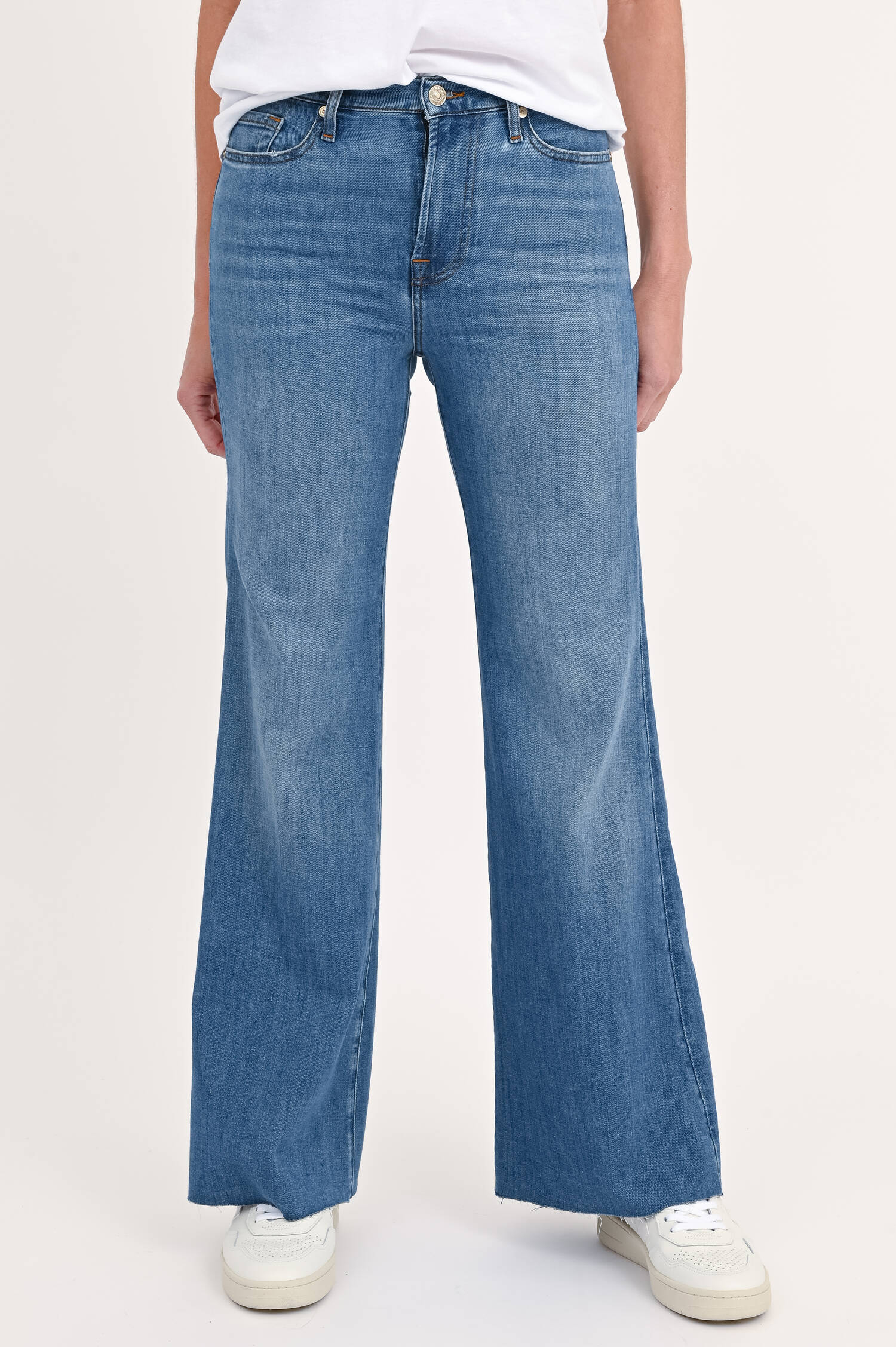 Flared Jeans MODERN DOJO TAILORLESS in Blau