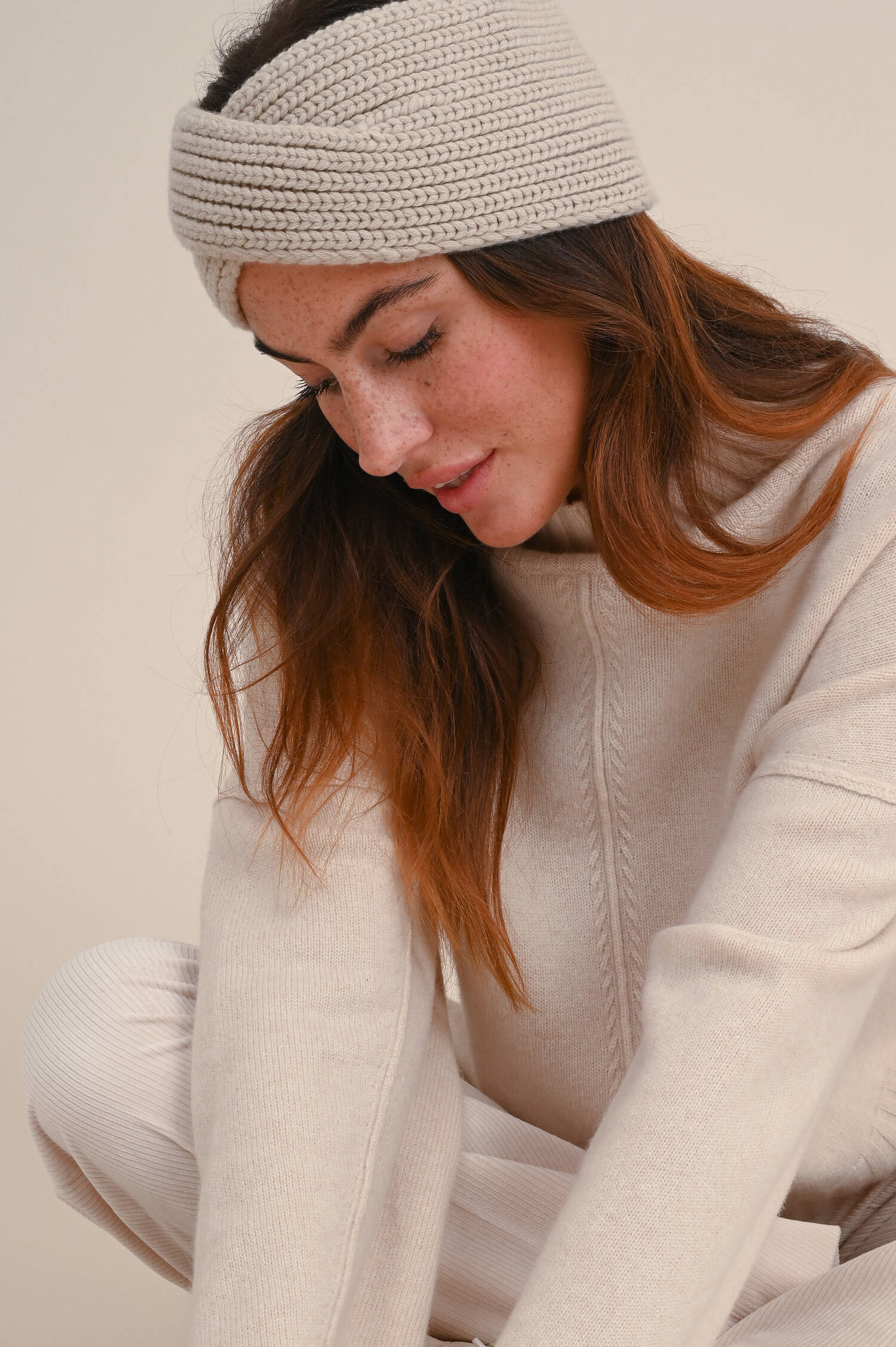 Cashmere Stirnband mit Twist in Sand