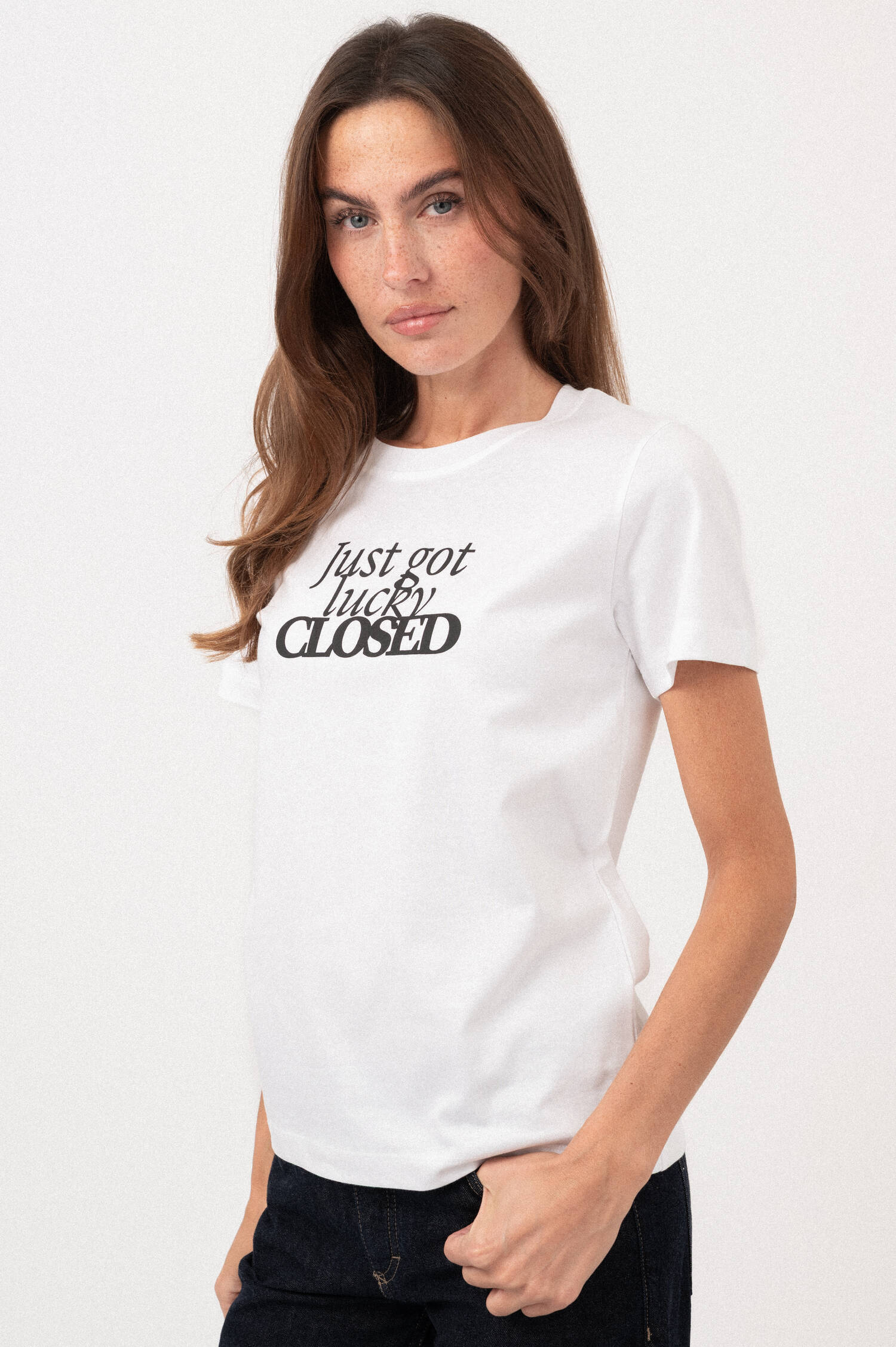 T-Shirt "Just got lucky" in Weiß