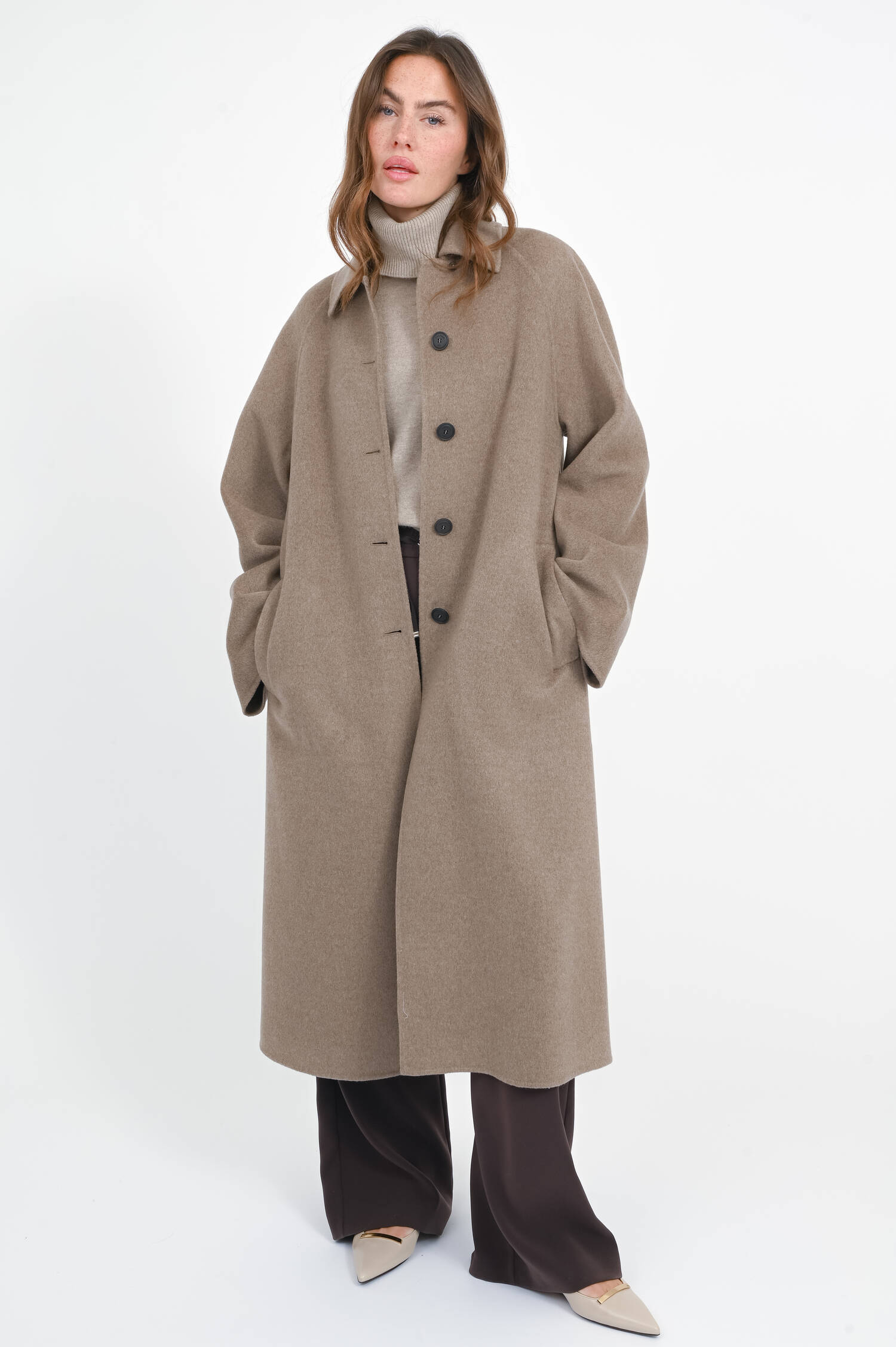 Cashmere Mantel CENTRO mit Gürtel in Haselnuss Cashmere Mantel CENTRO mit Gürtel in Haselnuss