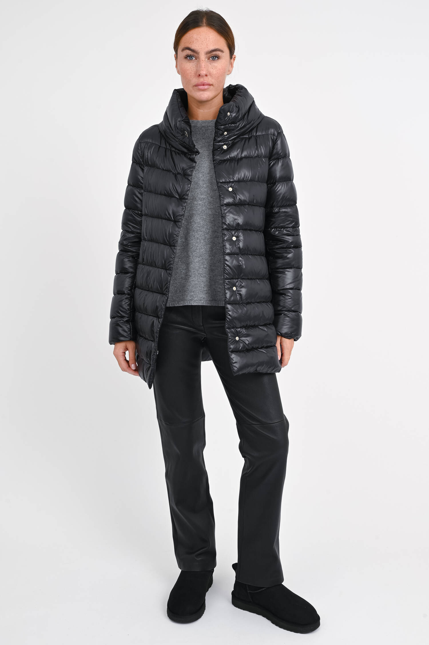 Daunenmantel AMELIA in Schwarz Daunenmantel AMELIA in Schwarz