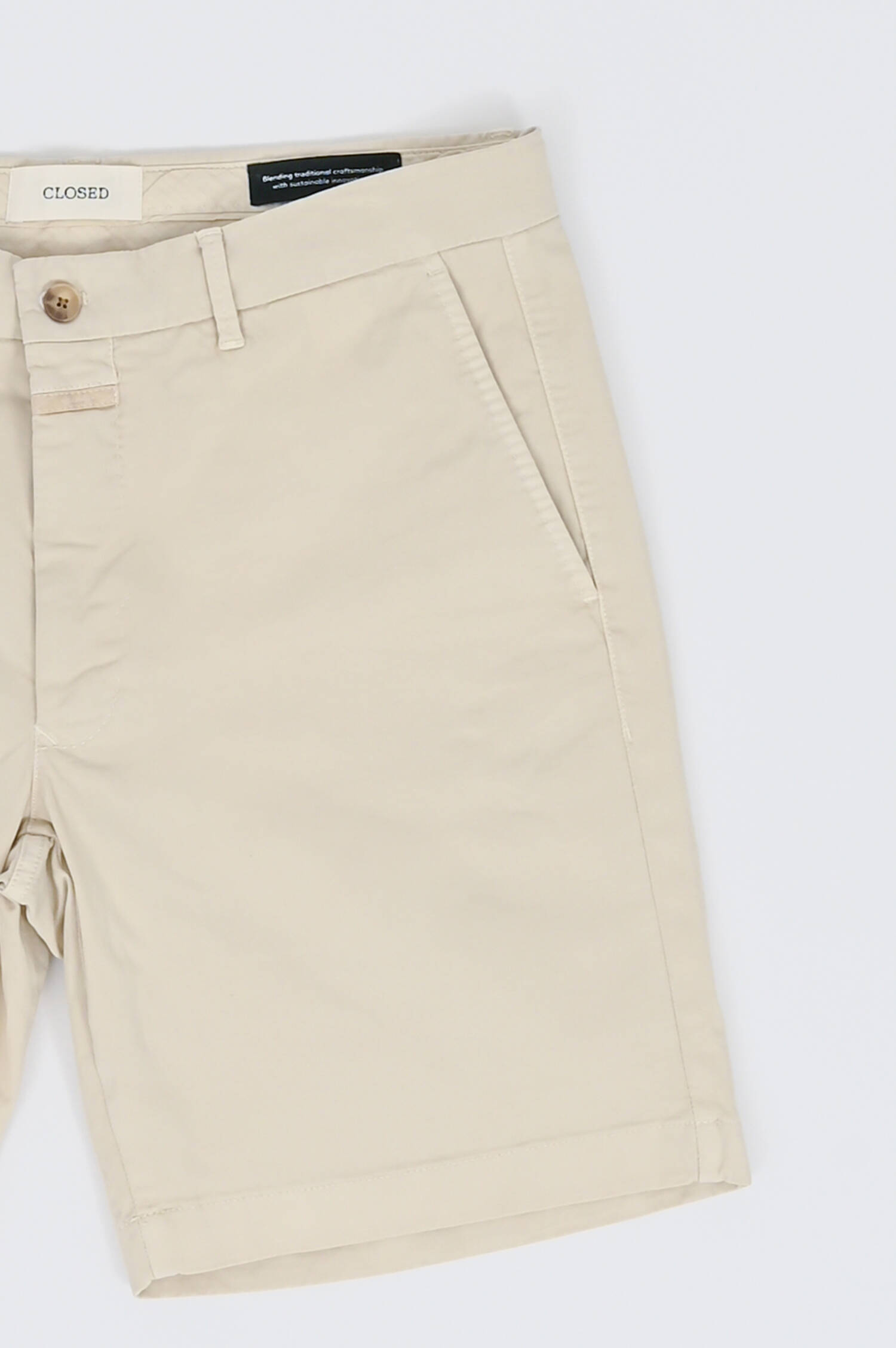 Chinoshort aus Baumwolle in Creme