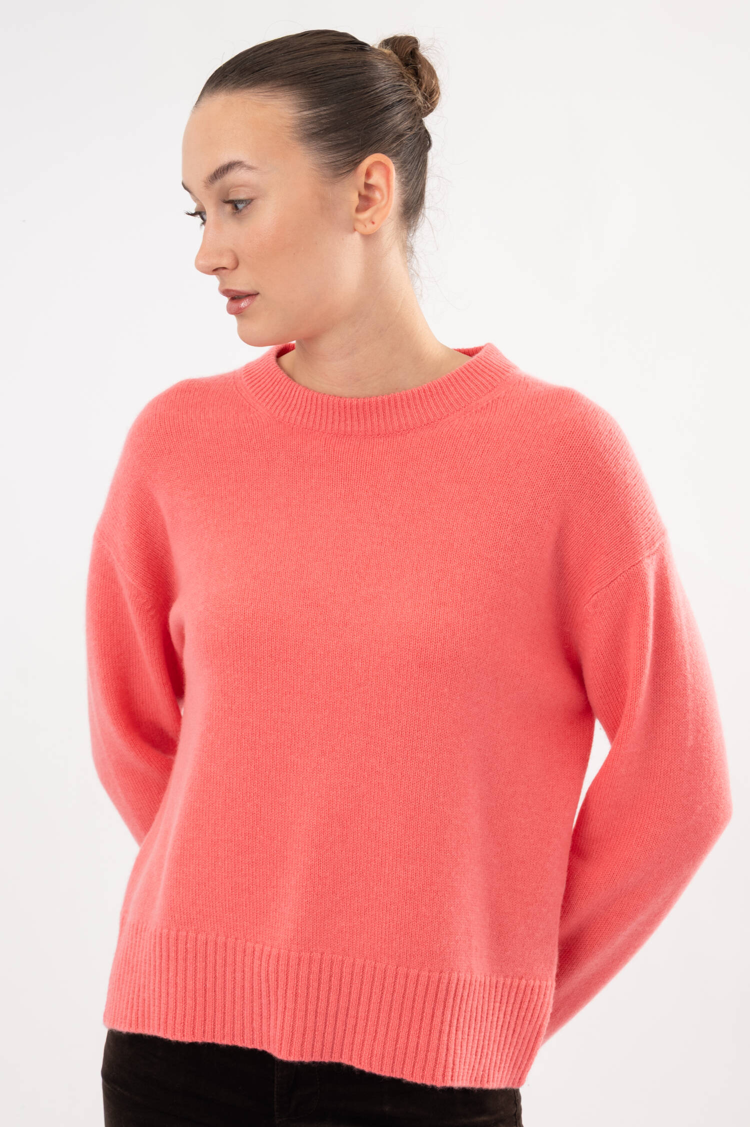 Cashmere-Pullover in Korallrot Cashmere-Pullover in Korallrot