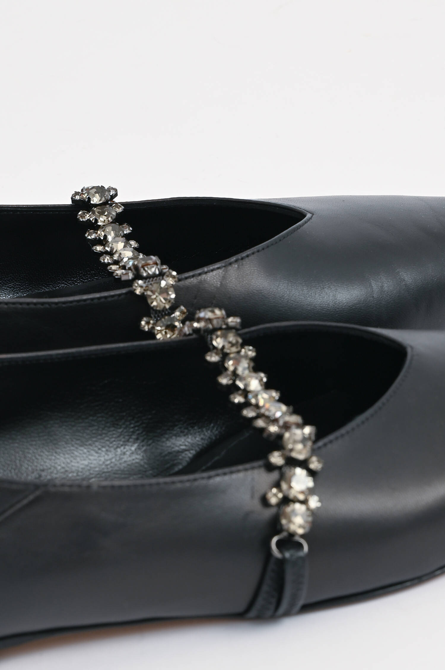 Ballerina mit Glitzerschnalle in Schwarz