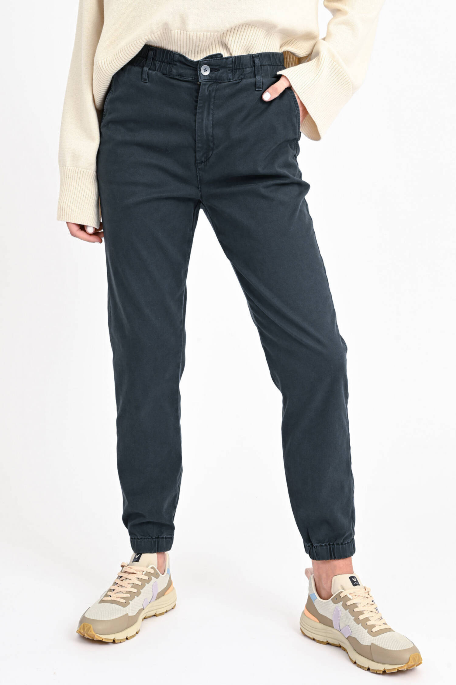 Hose mit elastischem Beinabschluss in Anthrazit