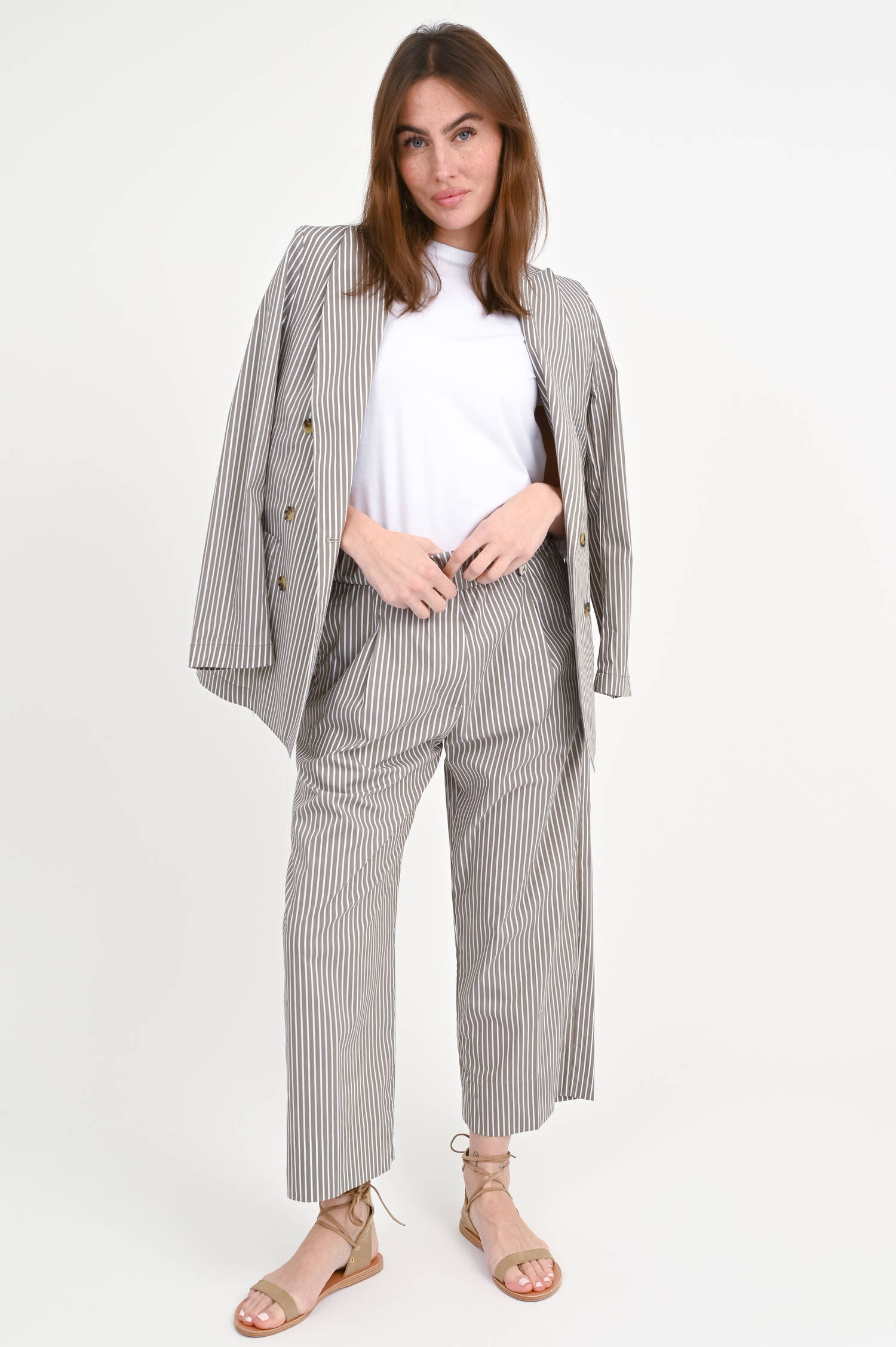 Gestreifter Doppelreihiger Blazer in Taupe/Weiß