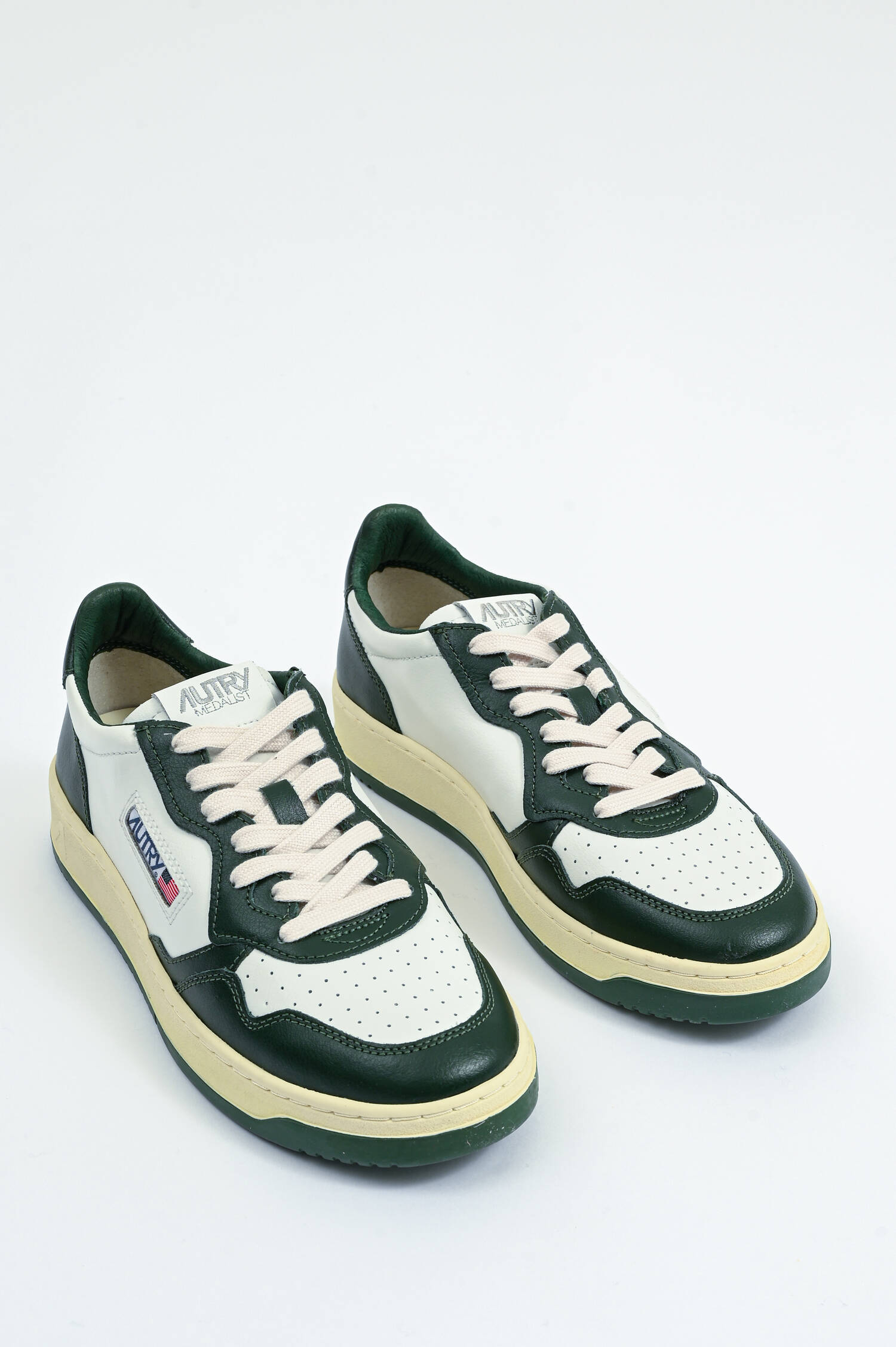  Sneaker MEDALIST LOW in Weiß/Dark Green