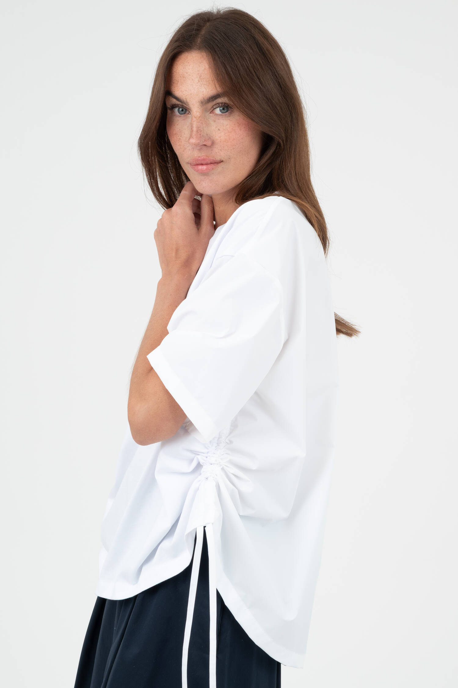 T-Shirt mit Material-Mix in Weiß T-Shirt mit Material-Mix in Weiß