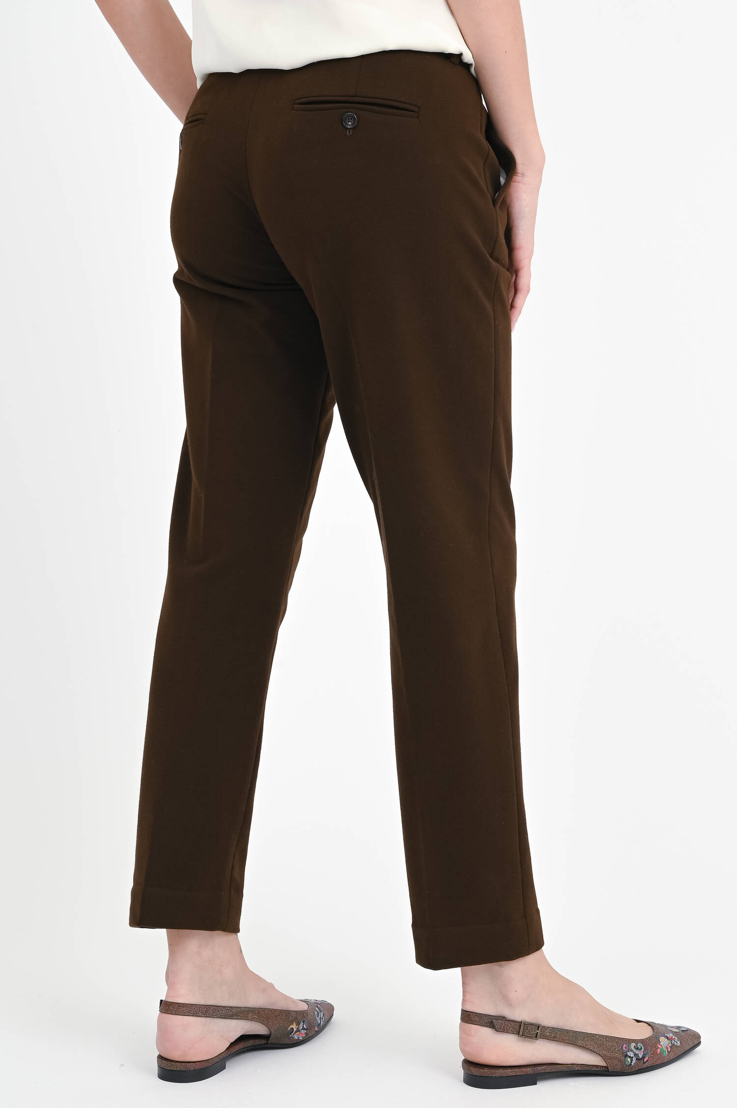 Schmale Hose aus Baumwoll-Mix in Chocolate