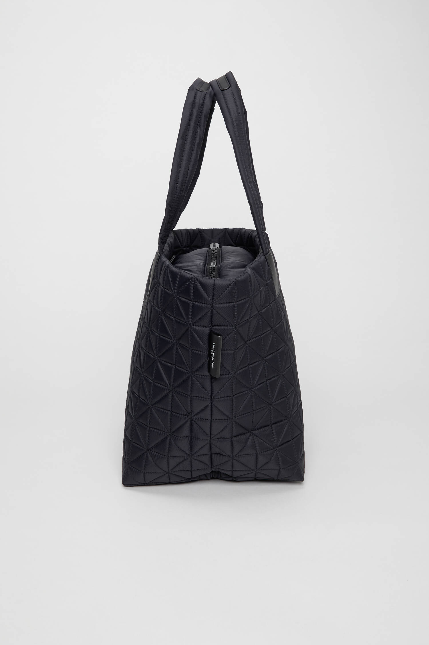 Tasche VEE MEDIUM in Schwarz