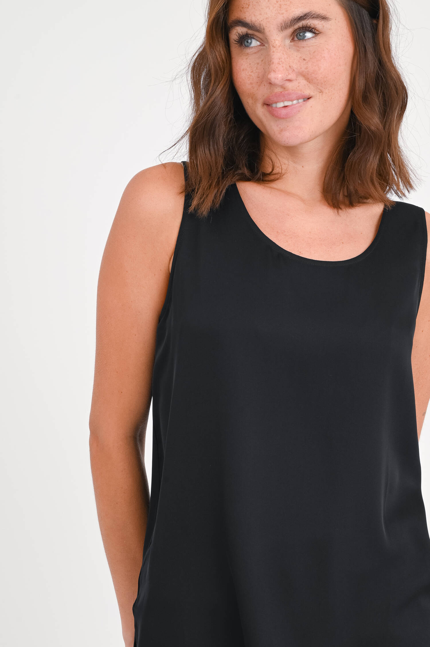 Ärmelloses Top aus Seide in Schwarz