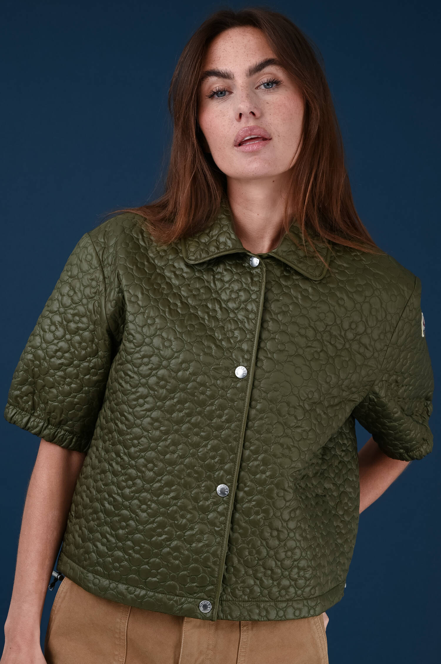 Kurzarm Steppjacke in Olivgrün