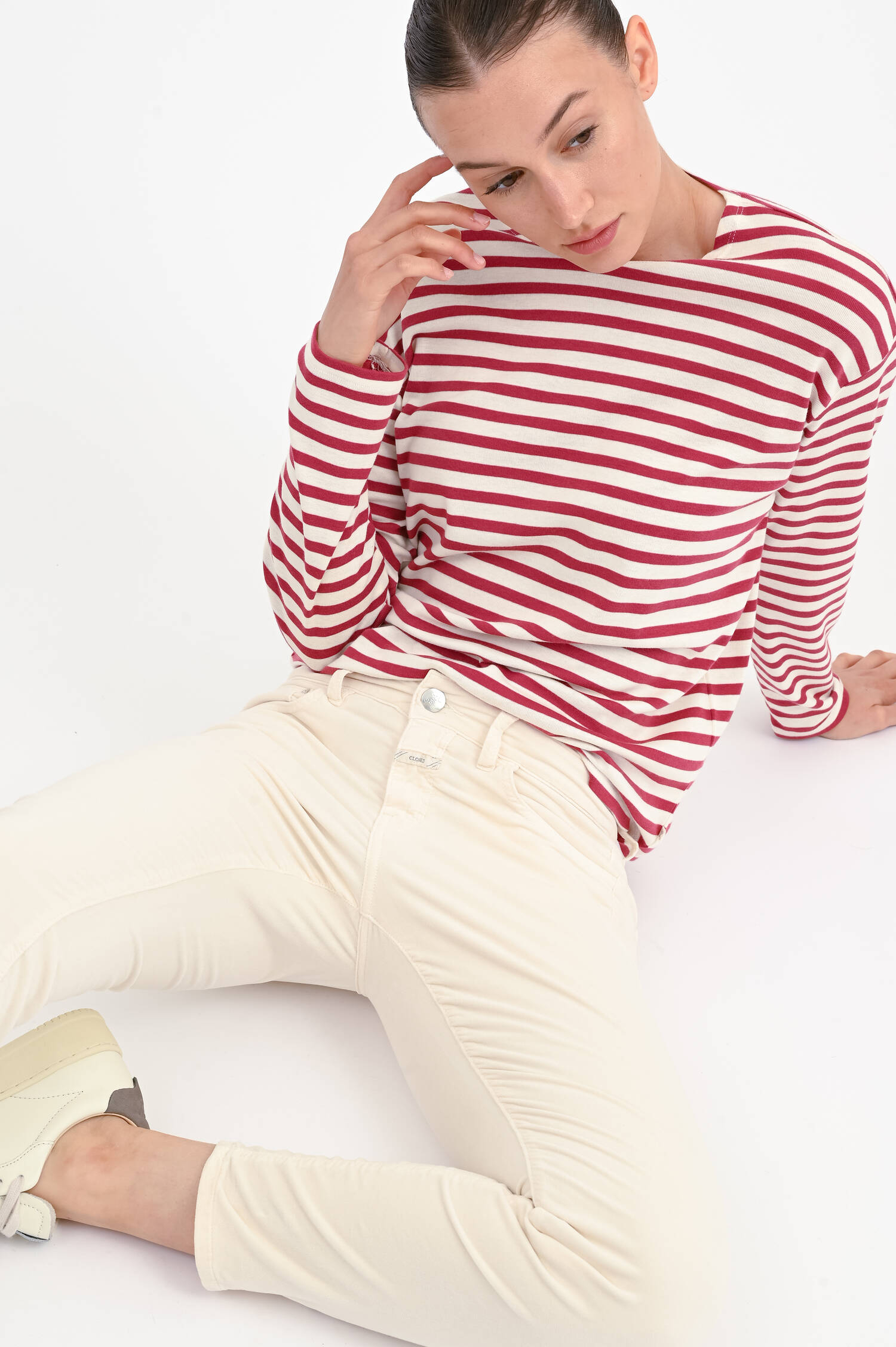  Gestreiftes Langarmshirt in Rot/Creme