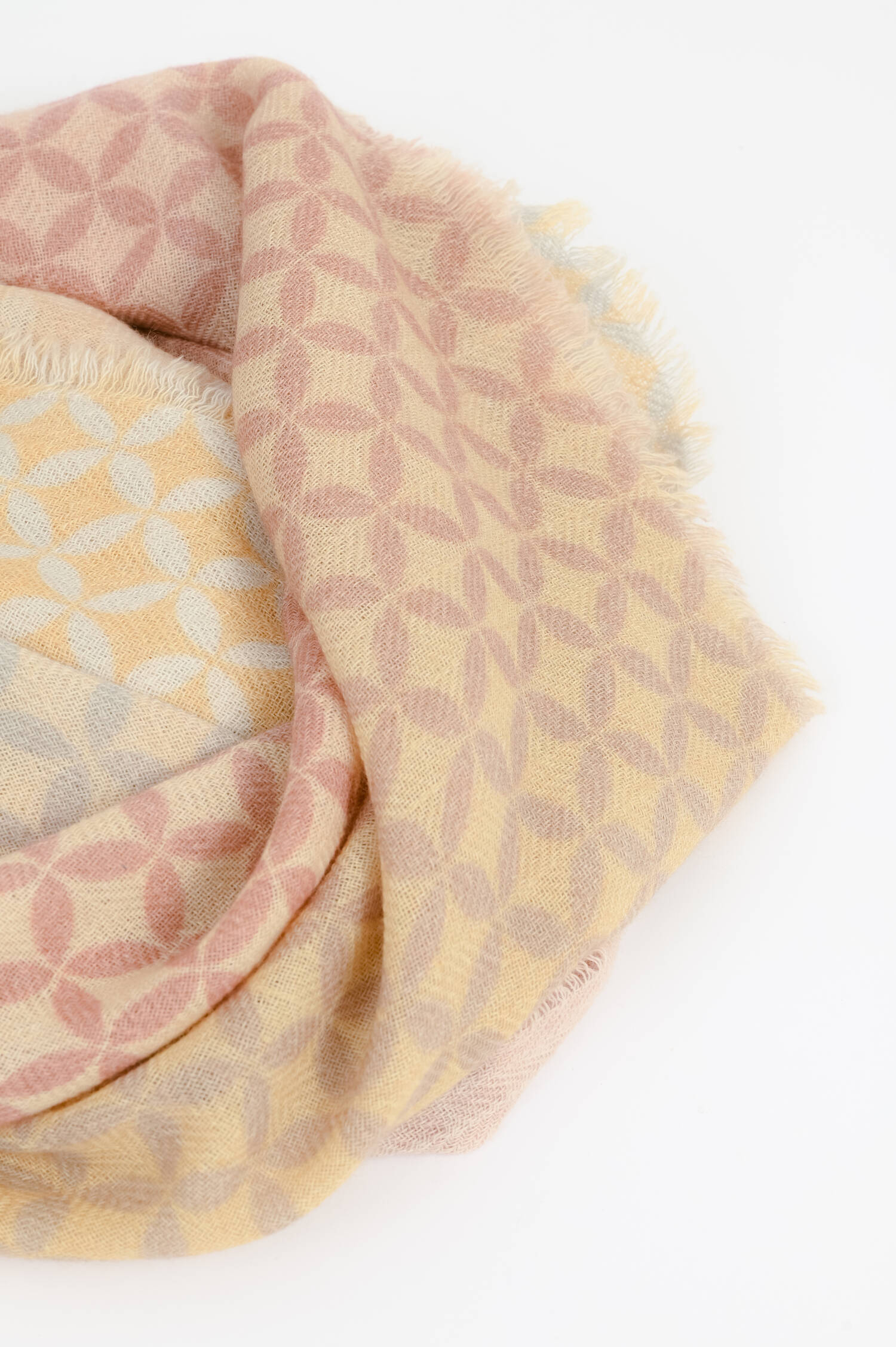 Woll-Mix-Schal LIBERTY in Pastelltönen gemustert Woll-Mix-Schal LIBERTY in Pastelltönen gemustert