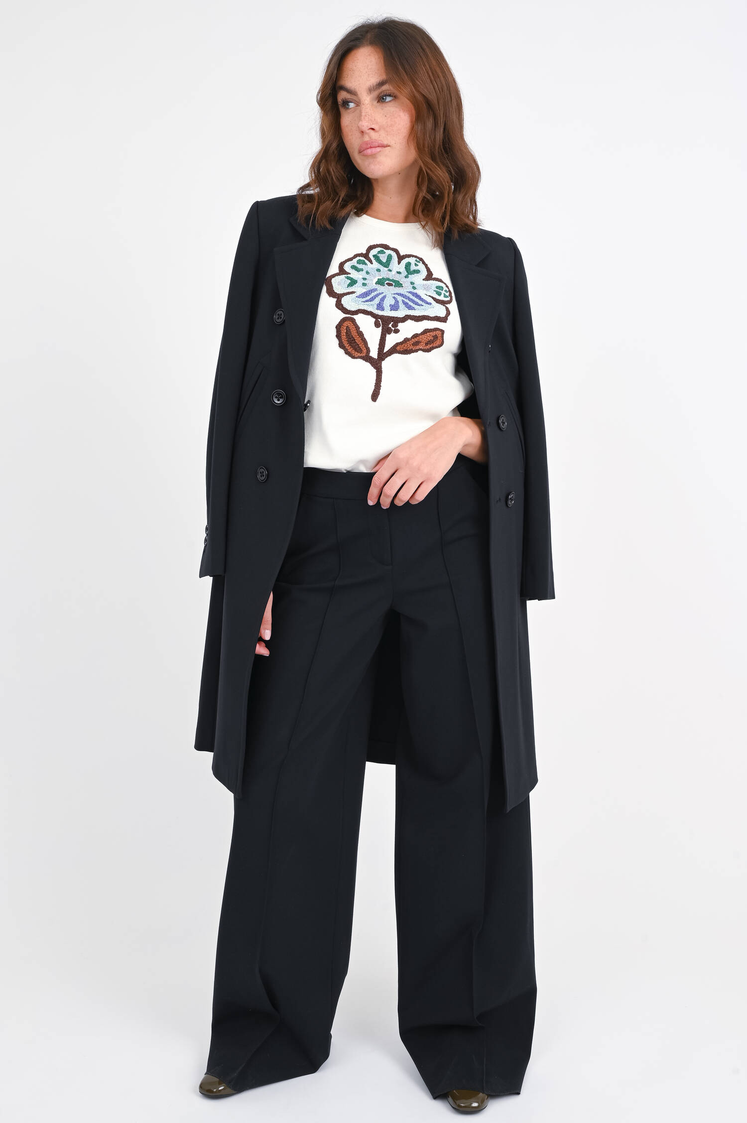 Klassischer Zweireiher in Navy