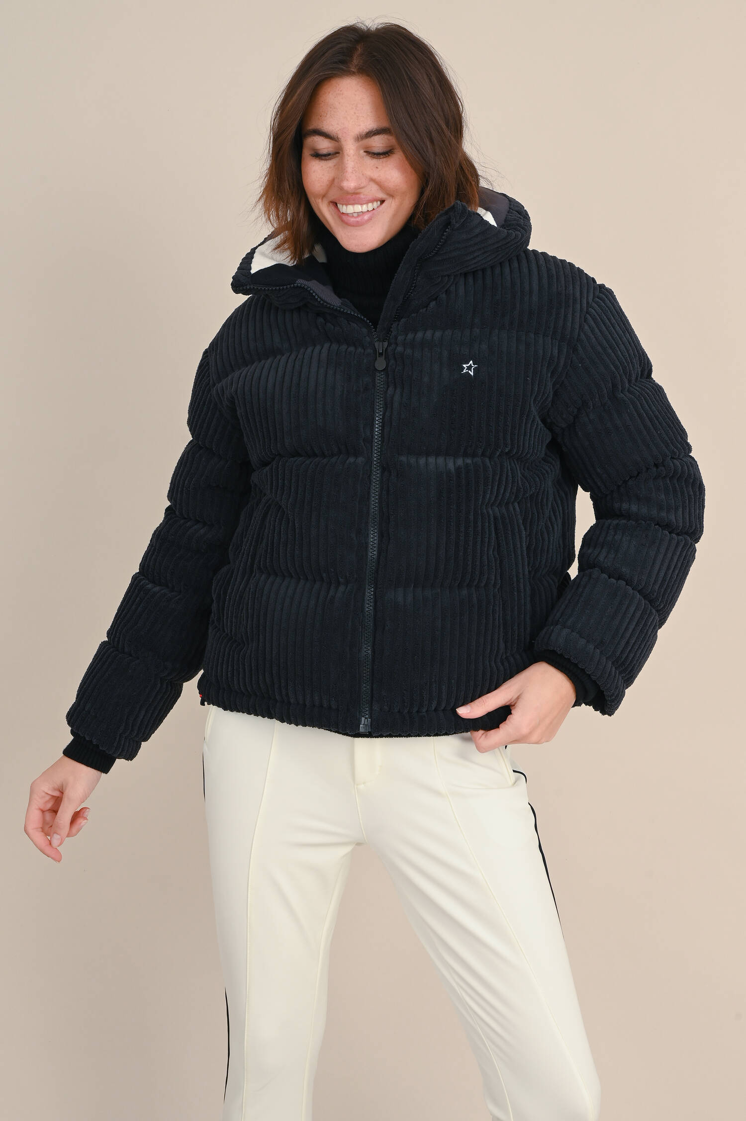 Cord-Daunenjacke JUMBO in Schwarz Cord-Daunenjacke JUMBO in Schwarz