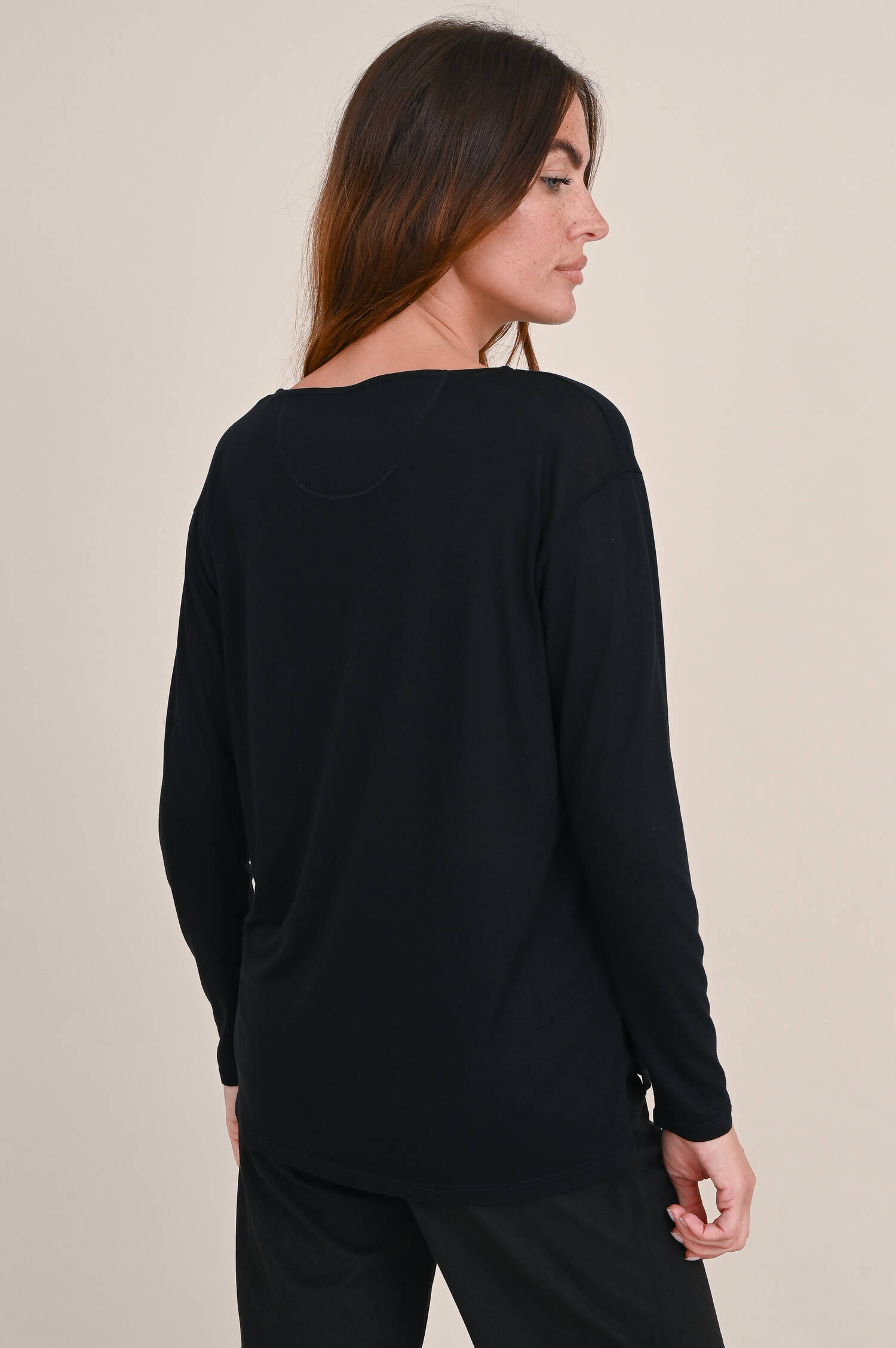 Langarm Shirt aus Milchfasern in Schwarz Langarm Shirt aus Milchfasern in Schwarz