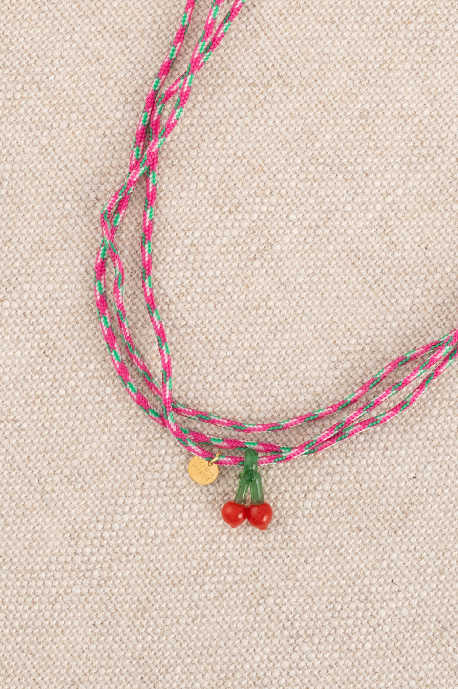 Armband mit Kirschen Perle in Rot/Grün Armband mit Kirschen Perle in Rot/Grün