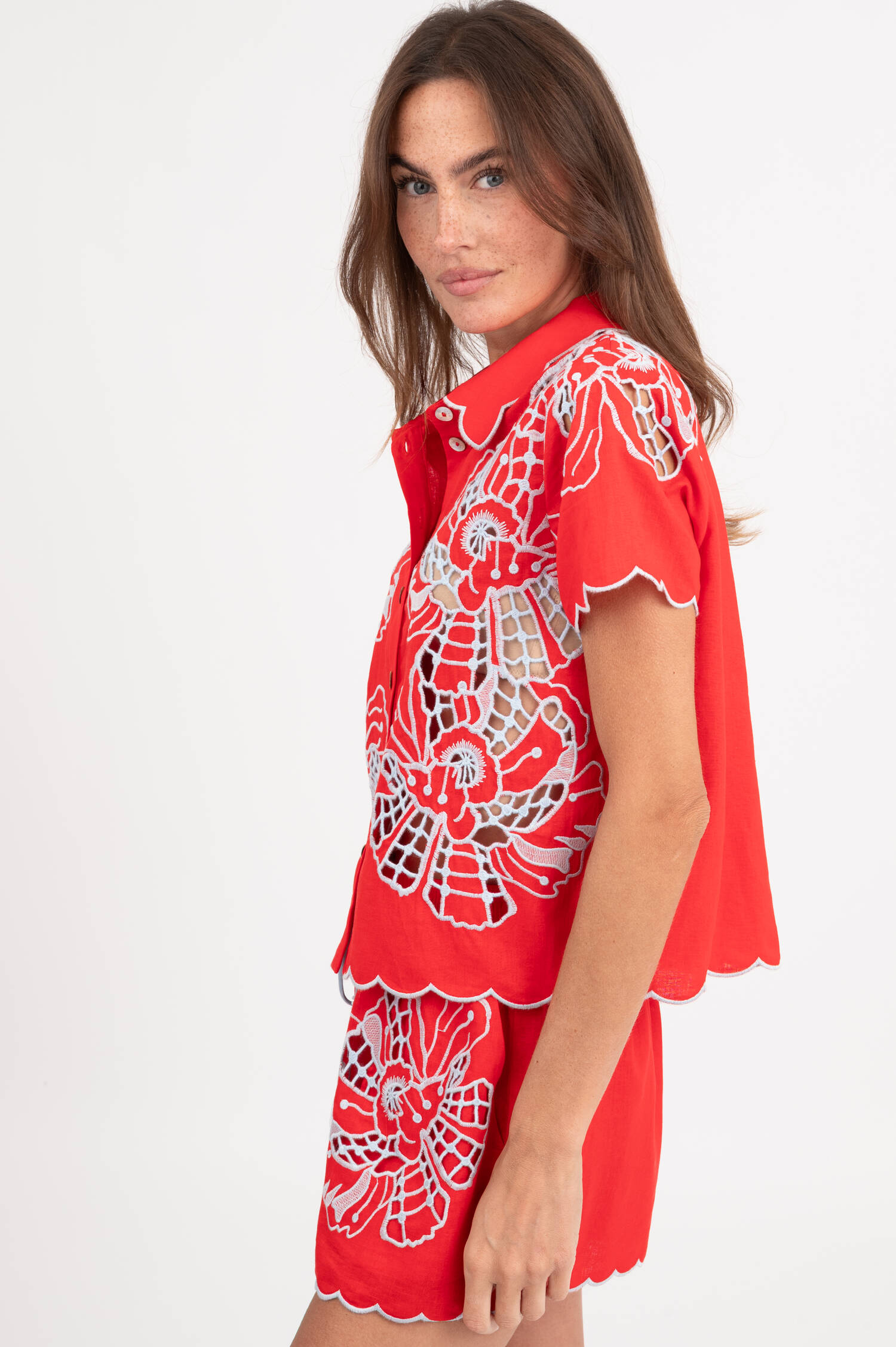 Bluse mit Wellensaum in Rot