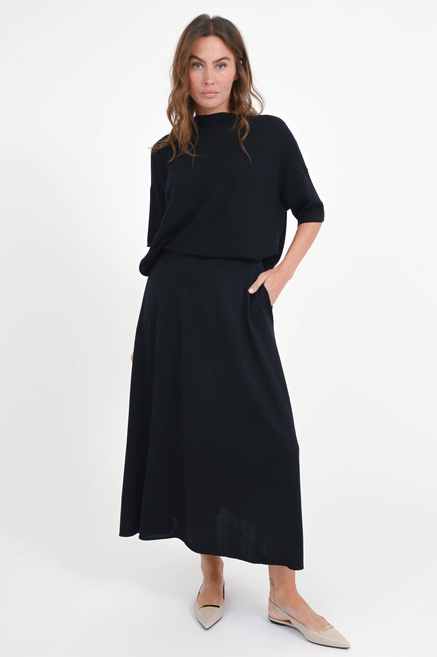 Midi-Rock aus Merinowolle in Navy