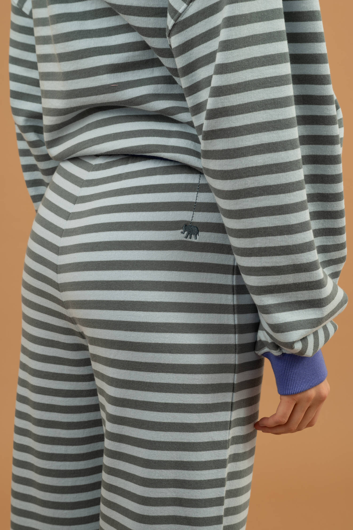 Gestreifte Schlupfhose PERRY in Whaleblau/Moos Gestreifte Schlupfhose PERRY in Whaleblau/Moos