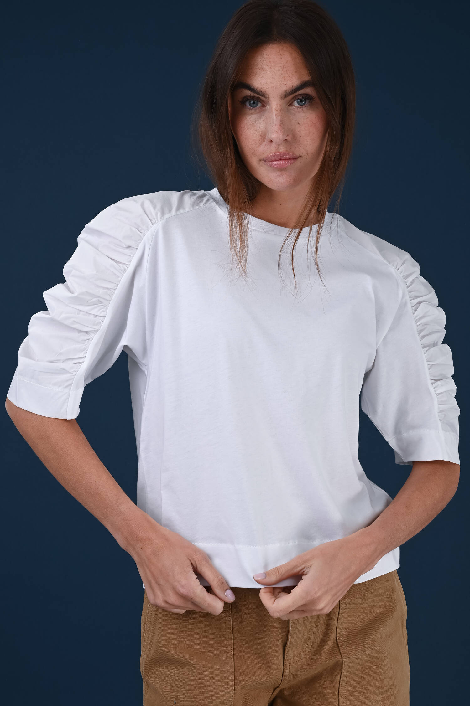 T-Shirt mit angesetzten Rüschenärmel  in Weiß