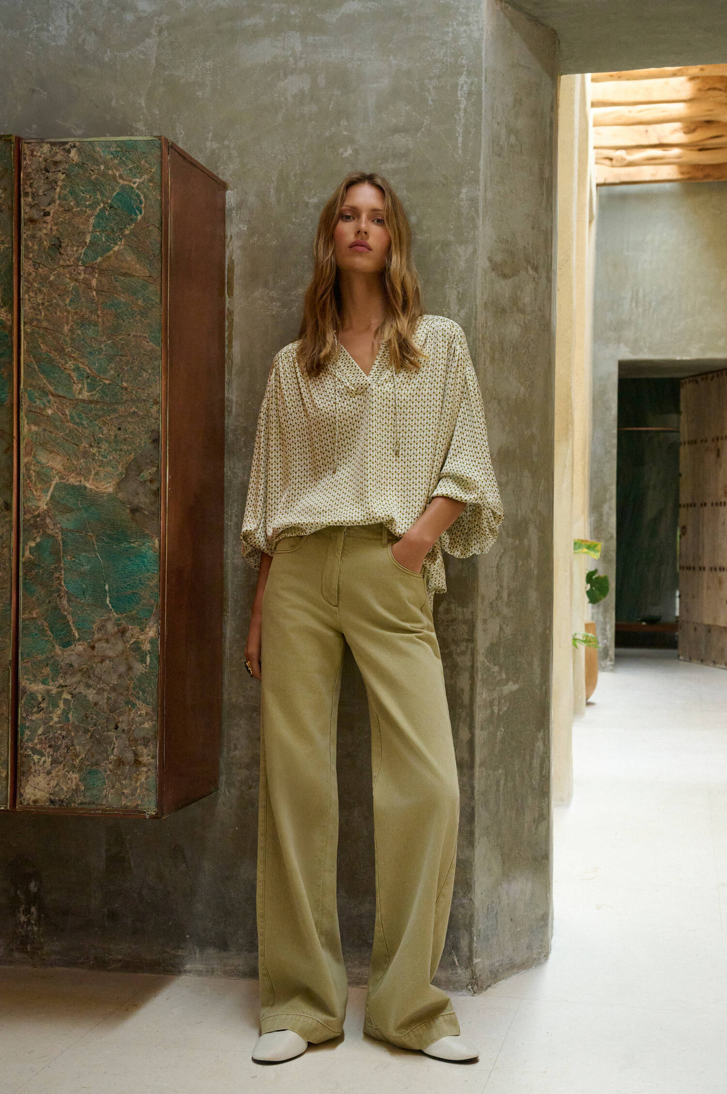 Wide-Leg-Jeans in Oliv Wide-Leg-Jeans in Oliv