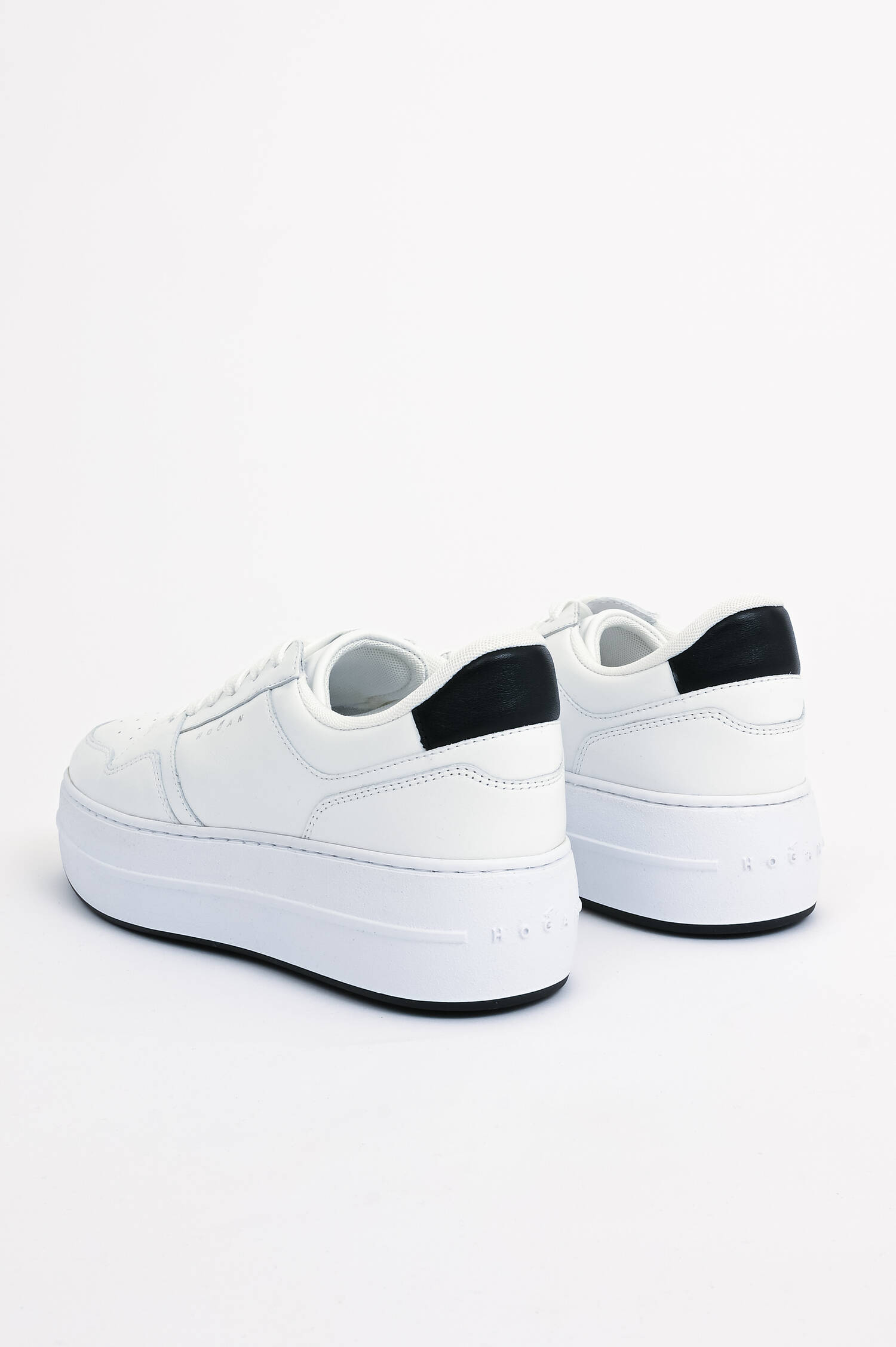 Sneaker H670 ALLACCIATO in Weiß